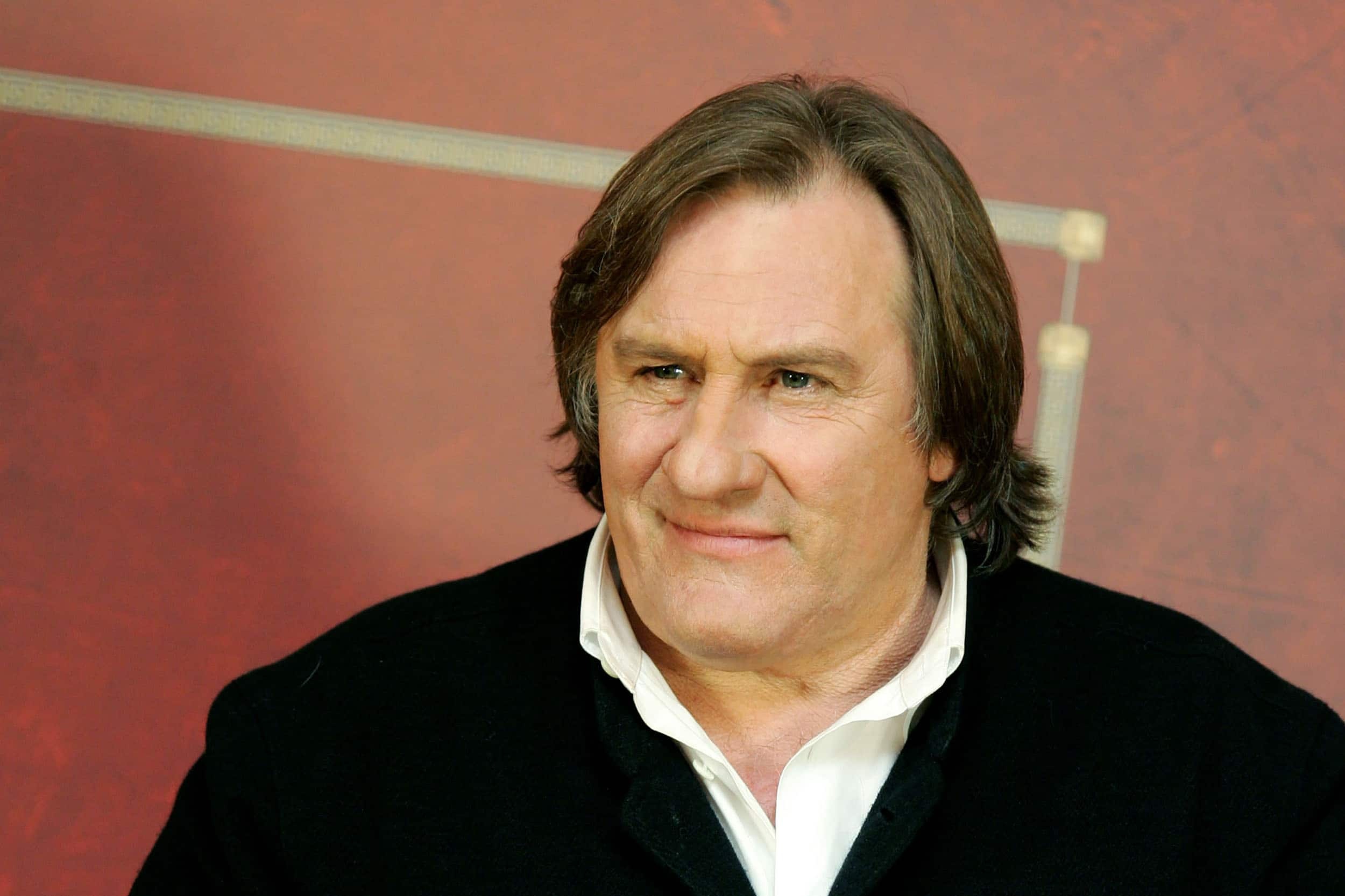 Gerard Depardieu, Notre Dame tragedy, Horrifying wound, 2500x1670 HD Desktop