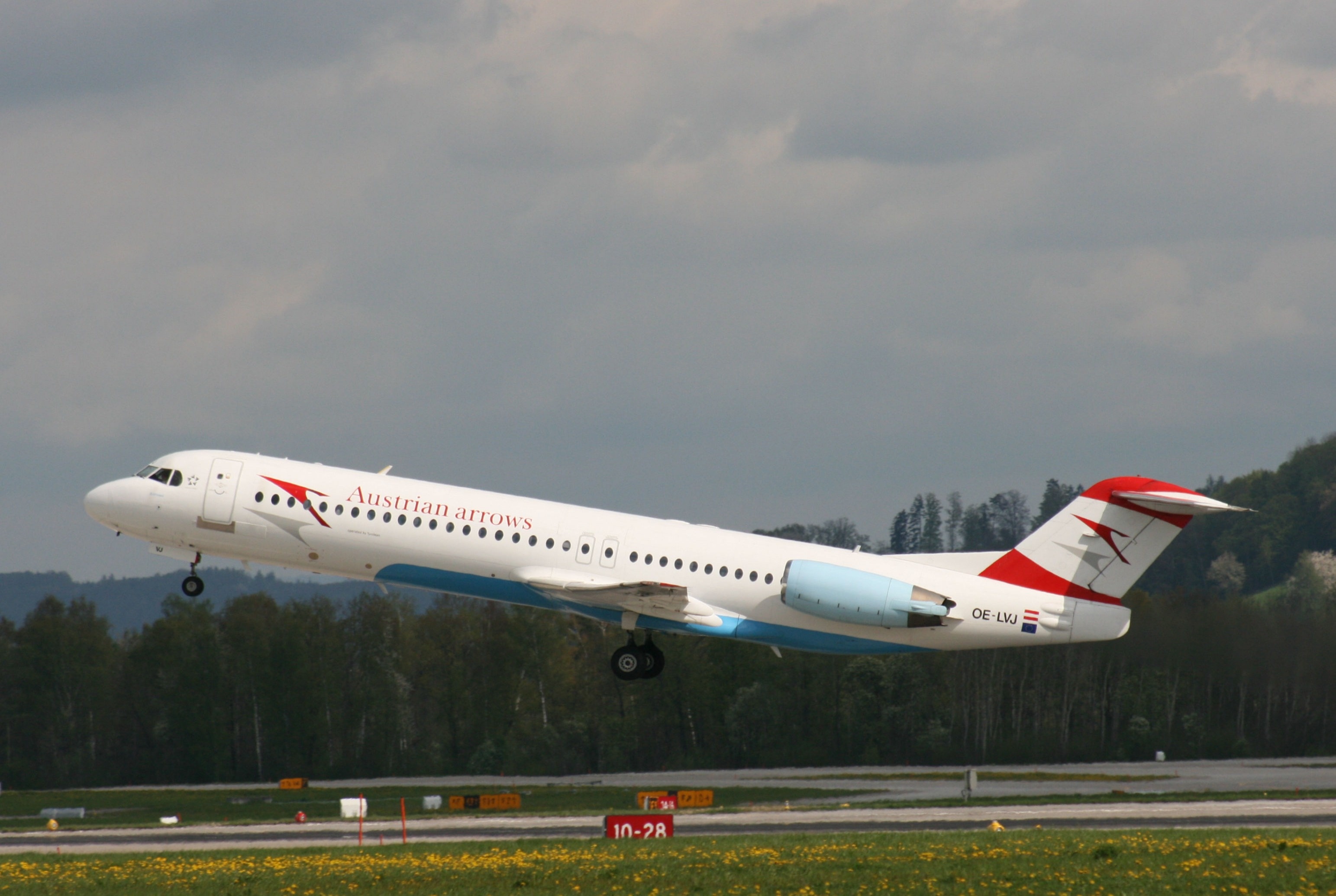 Fokker 100, Aircraft, Beige, sky, 3090x2080 HD Desktop