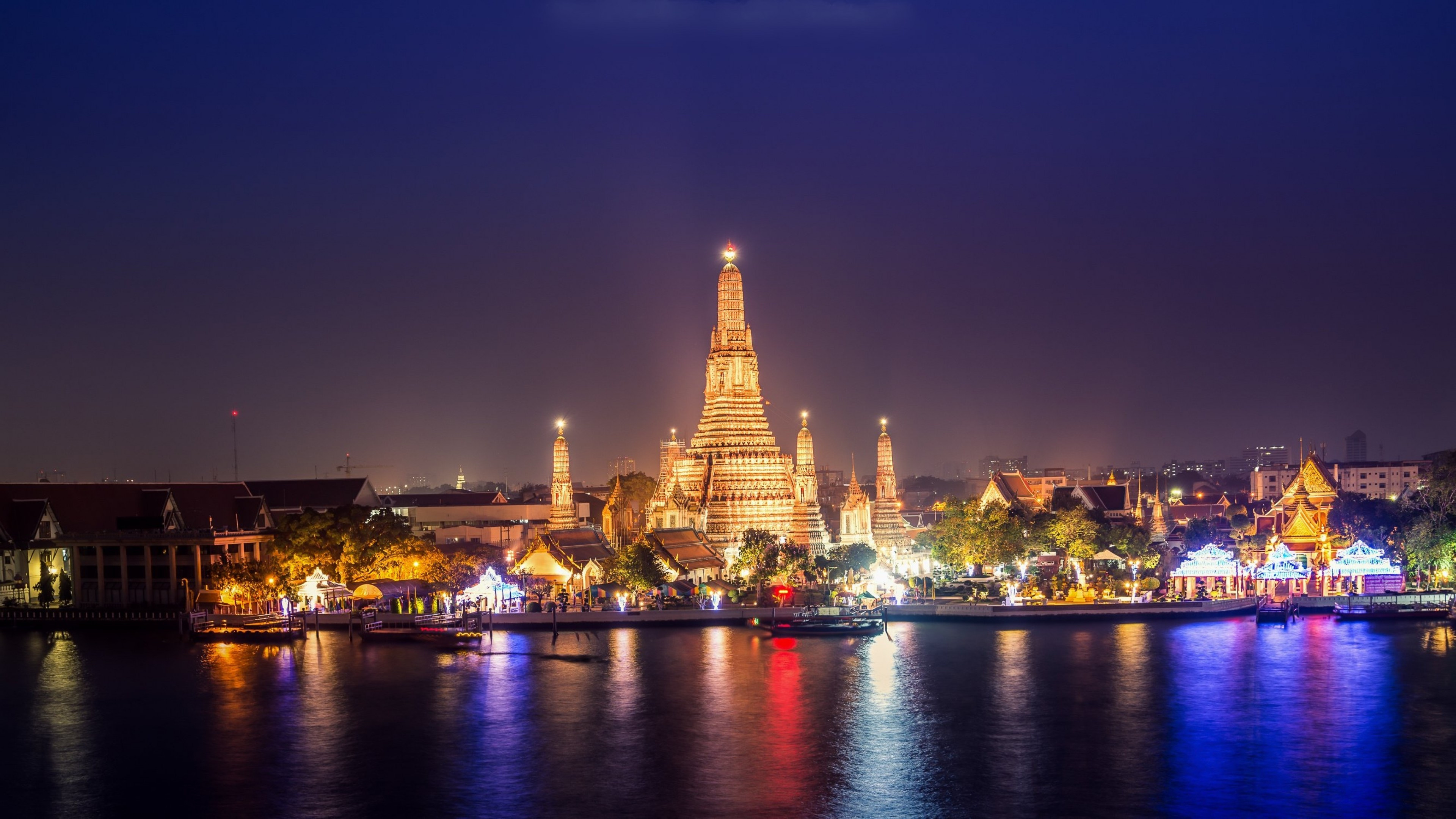 Thailand buildings light, River boats, 3840x2160 4K Desktop