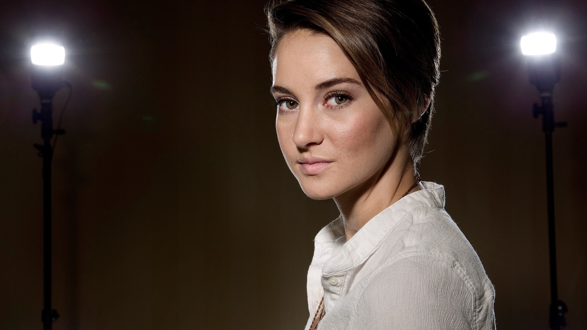 Shailene Woodley, Face wallpaper, 1920x1080 Full HD Desktop