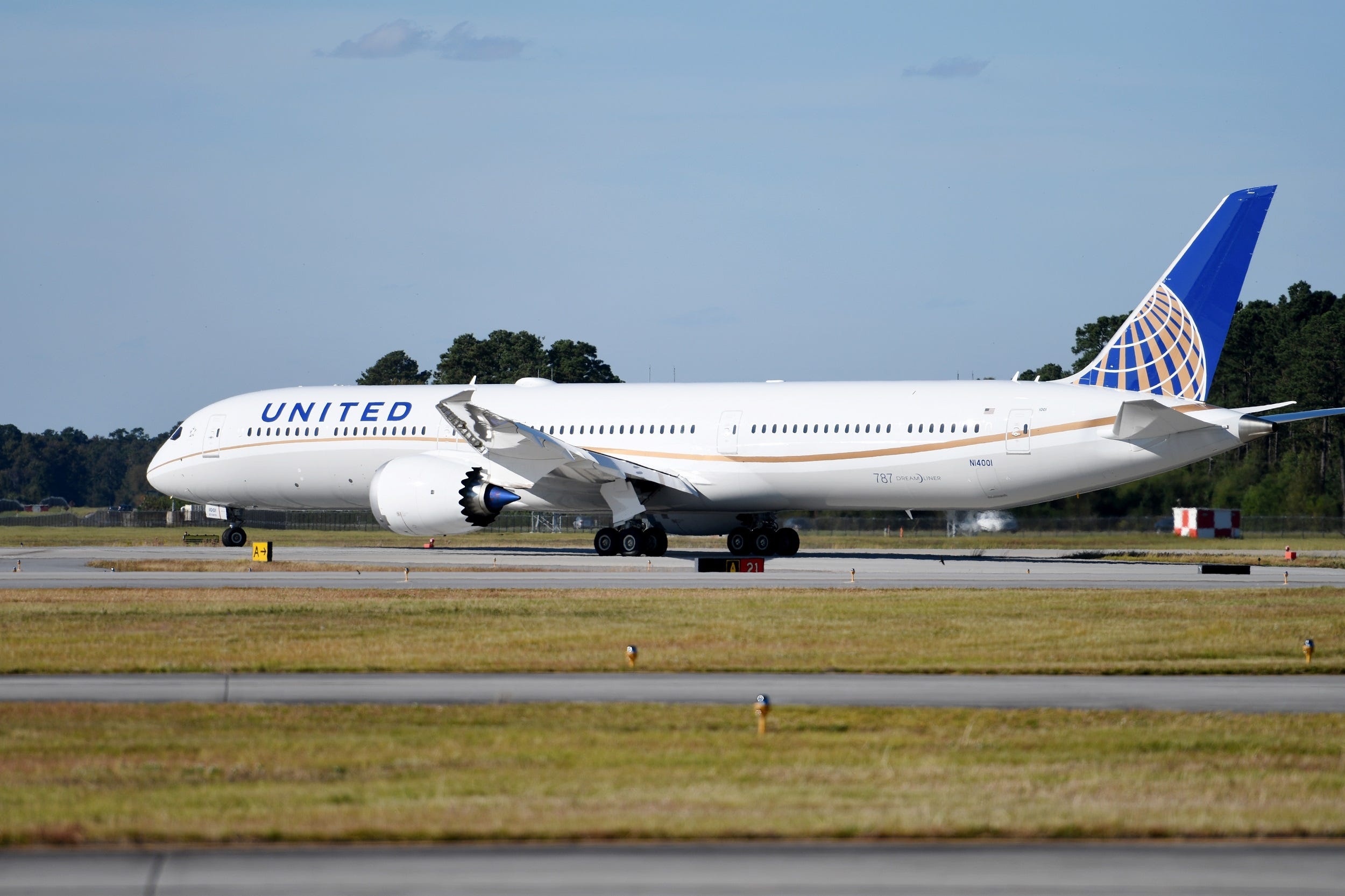 Boeing 787, United Airlines, Six international cities, Travel, 2500x1670 HD Desktop