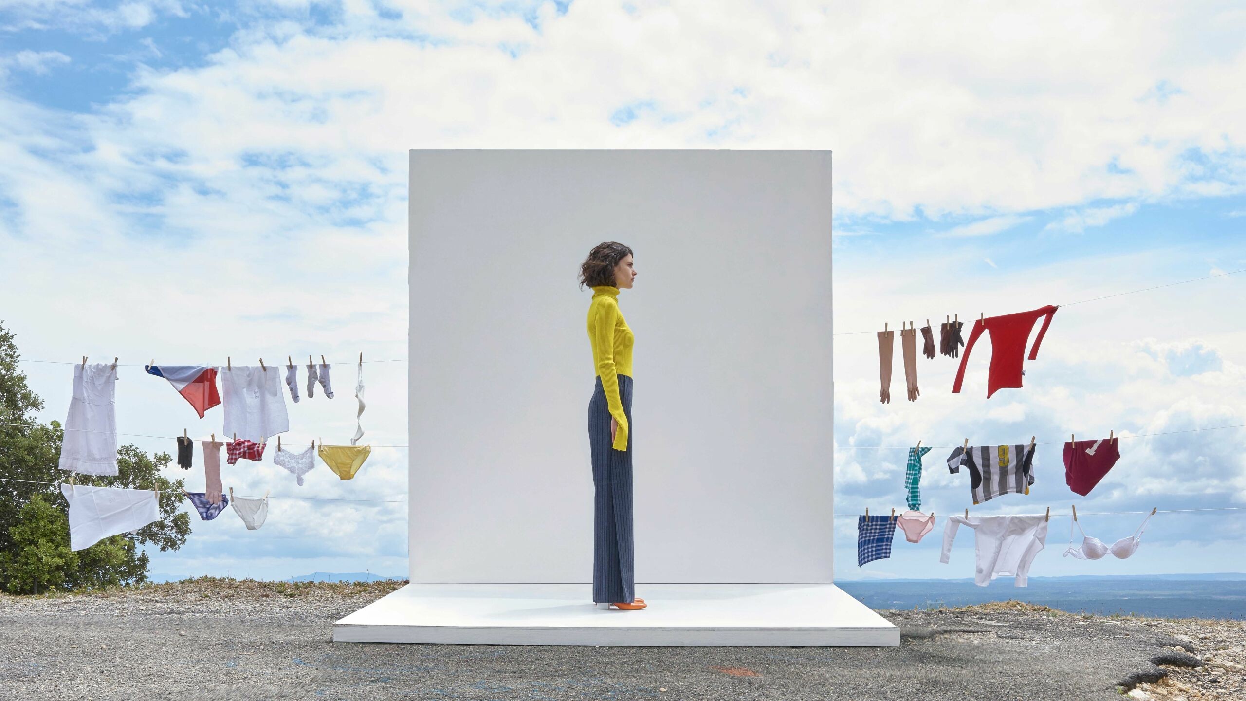 Jacquemus, Surrealism, Design and culture, Edgy fashion, 2560x1440 HD Desktop