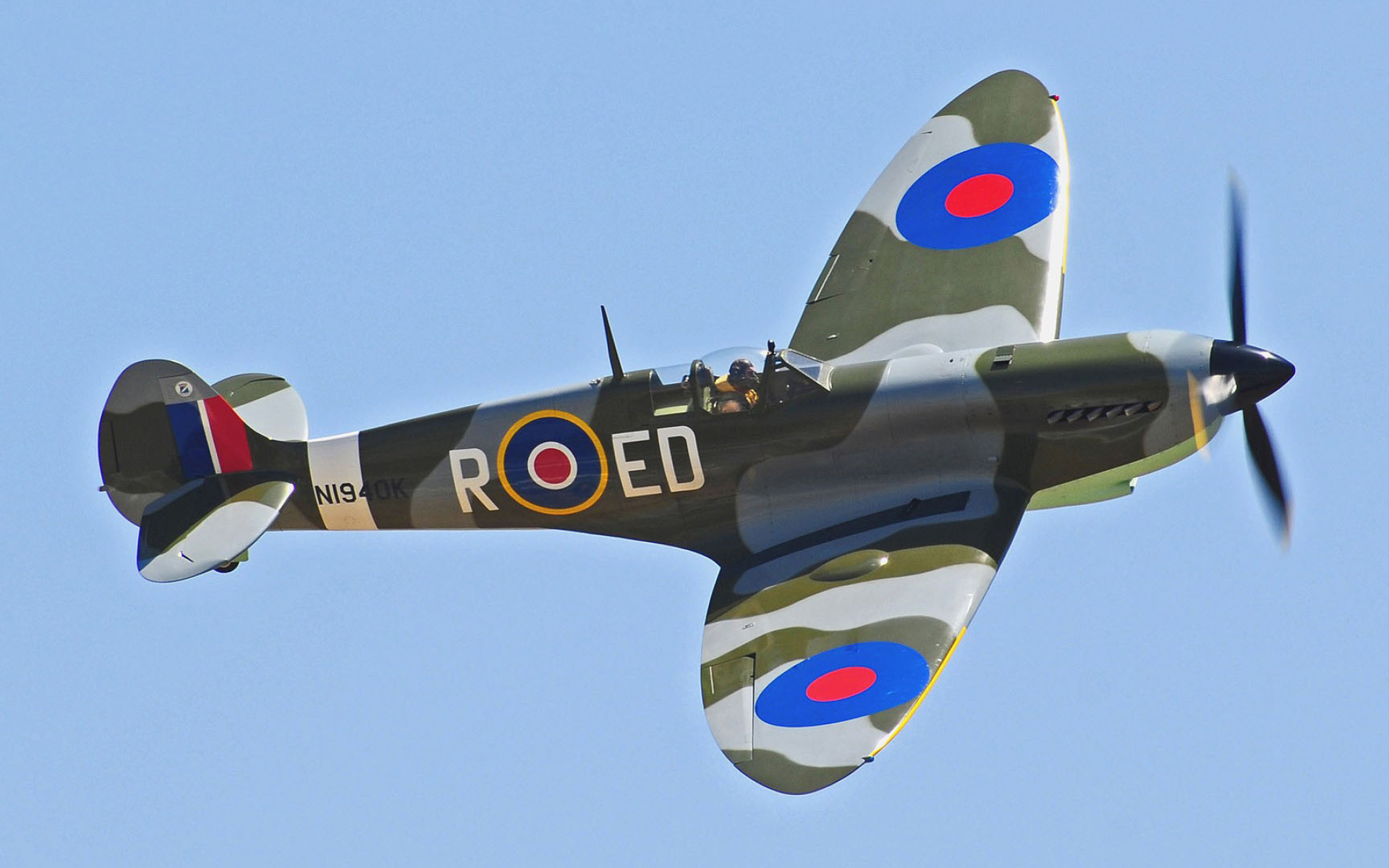 Aircraft enthusiast, Supermarine Spitfire, Aviation greatness, Exquisite craftsmanship, 1920x1200 HD Desktop