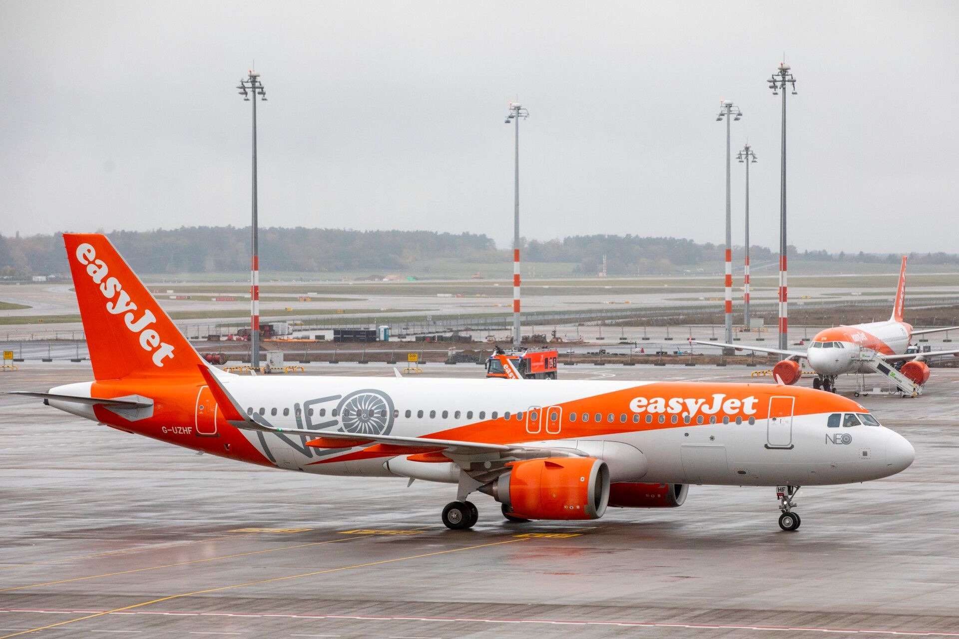 EasyJet Switzerland, Passengers suffer, Issues impact flights, Second day, 1920x1280 HD Desktop