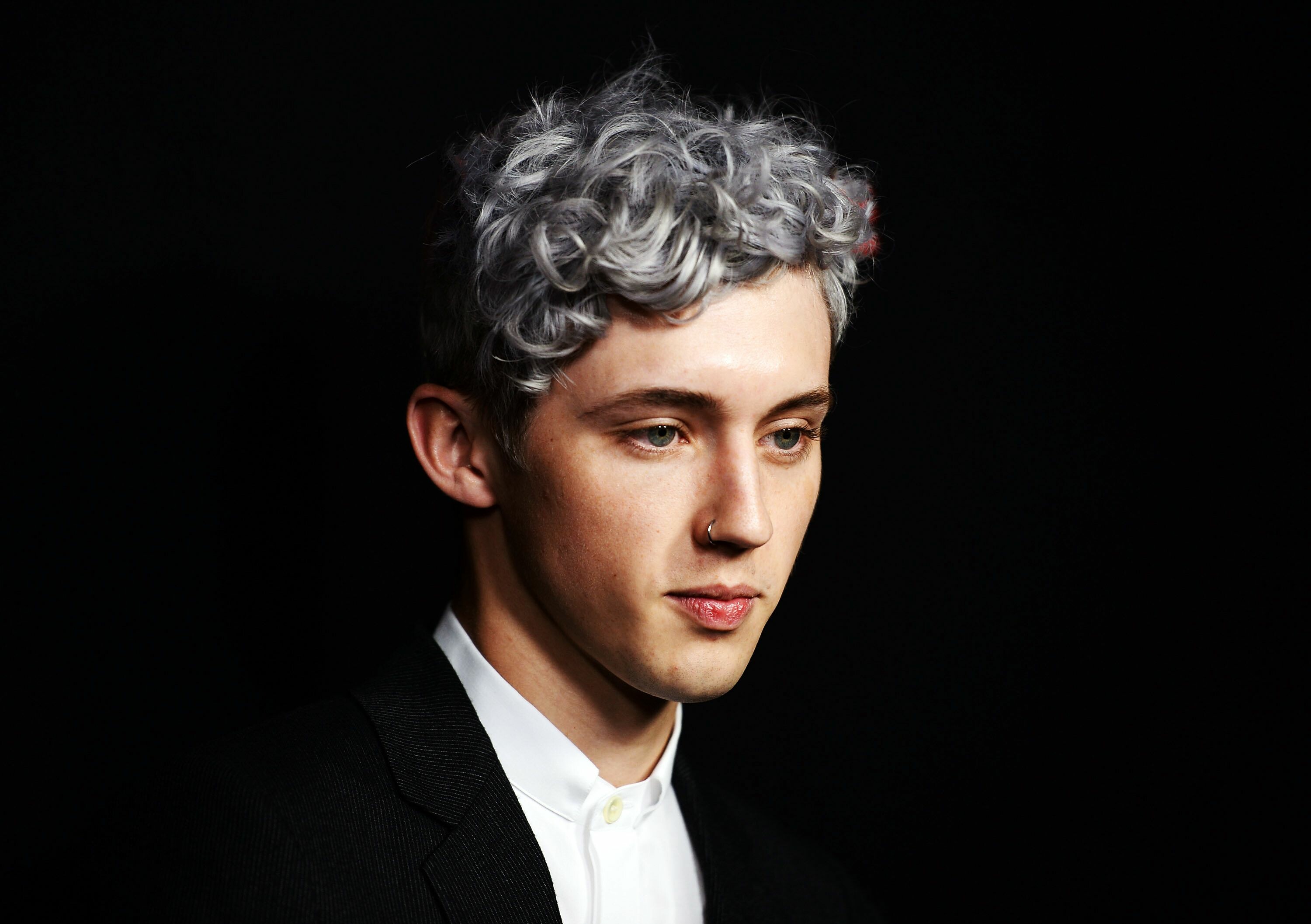 Troye Sivan HD wallpaper, Background image, Visual aesthetics, High-resolution, 3000x2120 HD Desktop