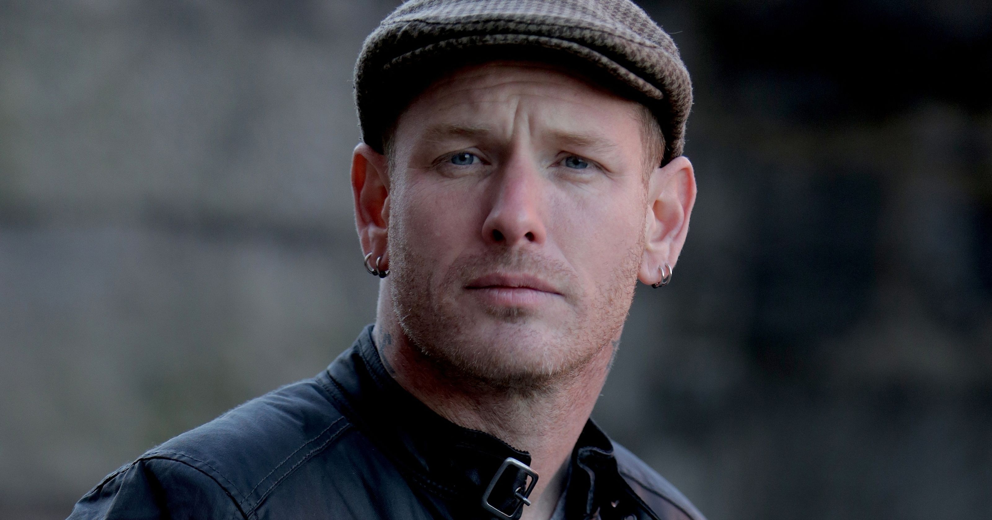 Corey Taylor, Powerful video, Black wallpaper, Desktop mobile tablet, 3200x1680 HD Desktop