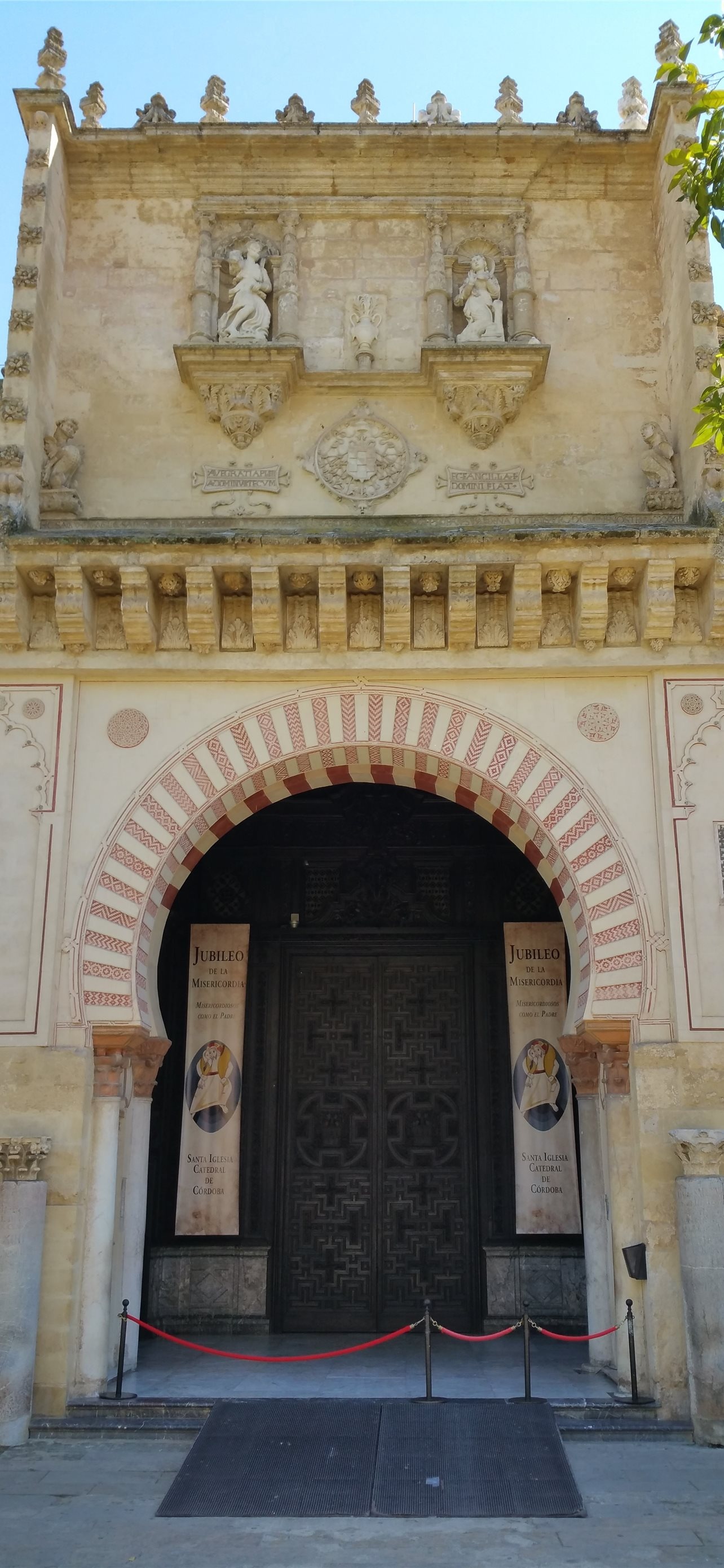 Great Mosque of Cordoba, Mosque of Cordoba, iPhone HD wallpapers, 1290x2780 HD Phone