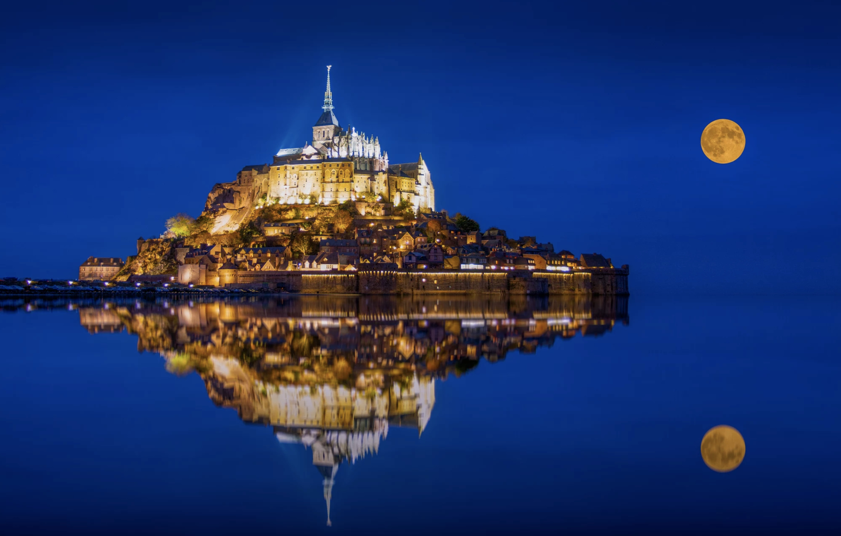 Mont St. Michel, Moonlit scenery, Beautiful picture, France, 2730x1740 HD Desktop