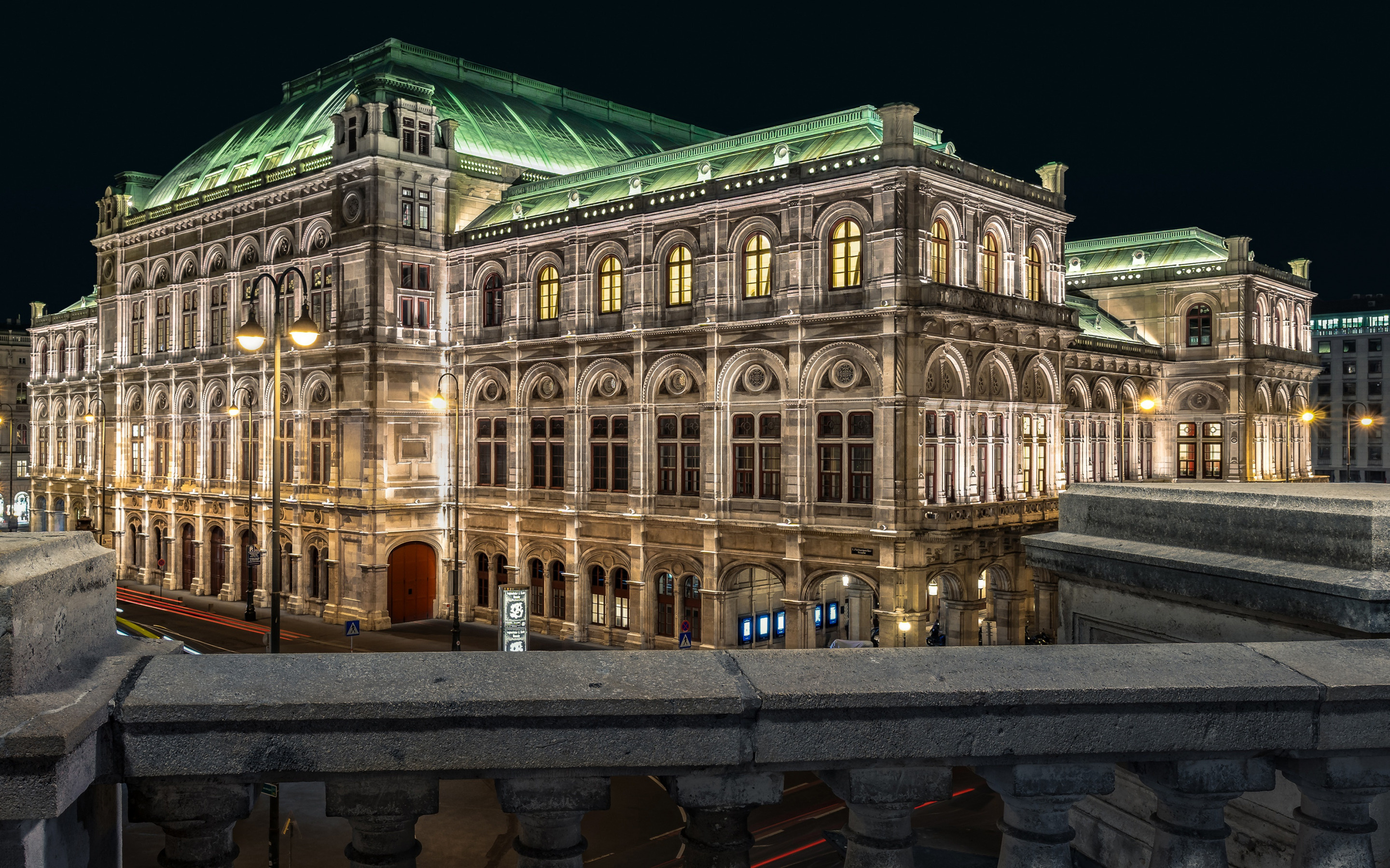 State Opera, Vienna (Austria) Wallpaper, 2880x1800 HD Desktop