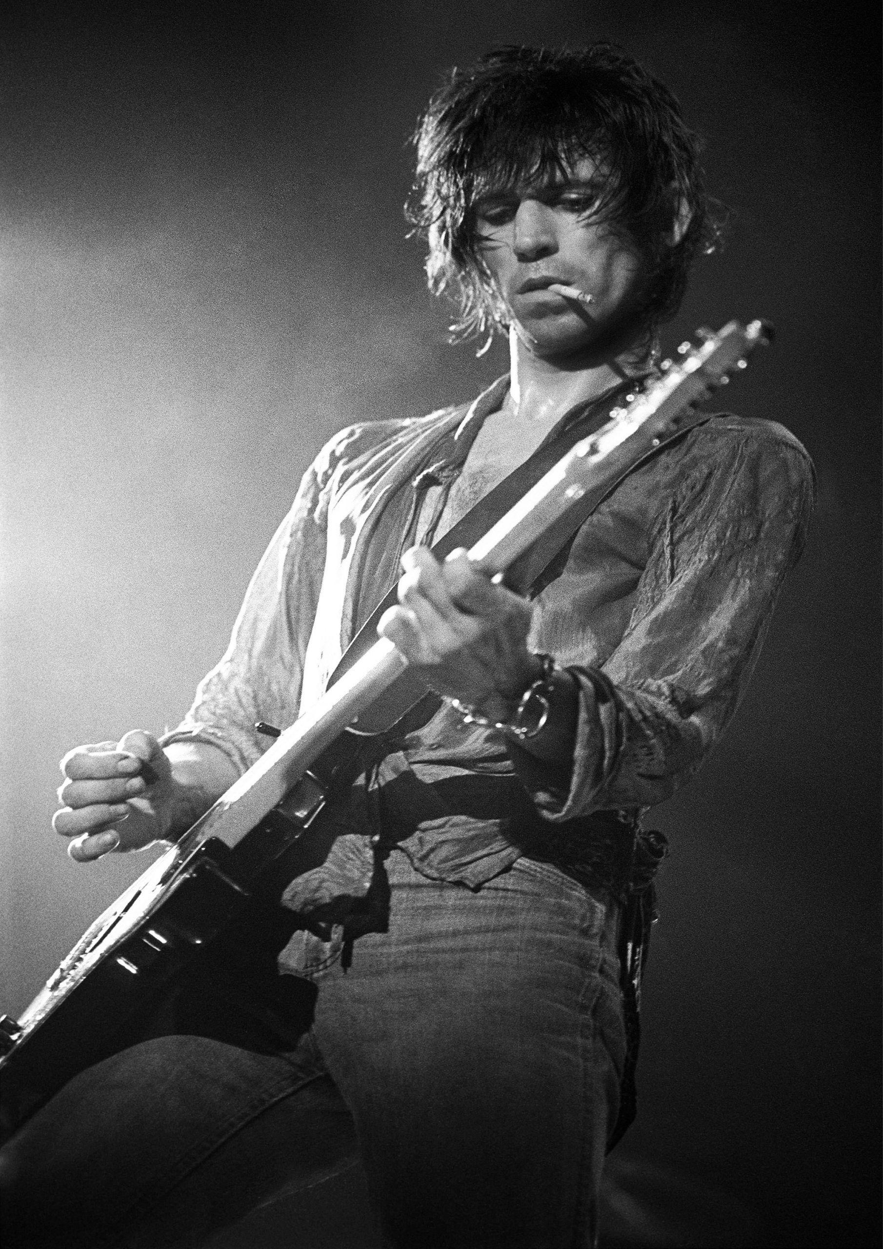 Keith Richards, Pinning tribute, Rock 'n' roll inspiration, 1810x2560 HD Phone