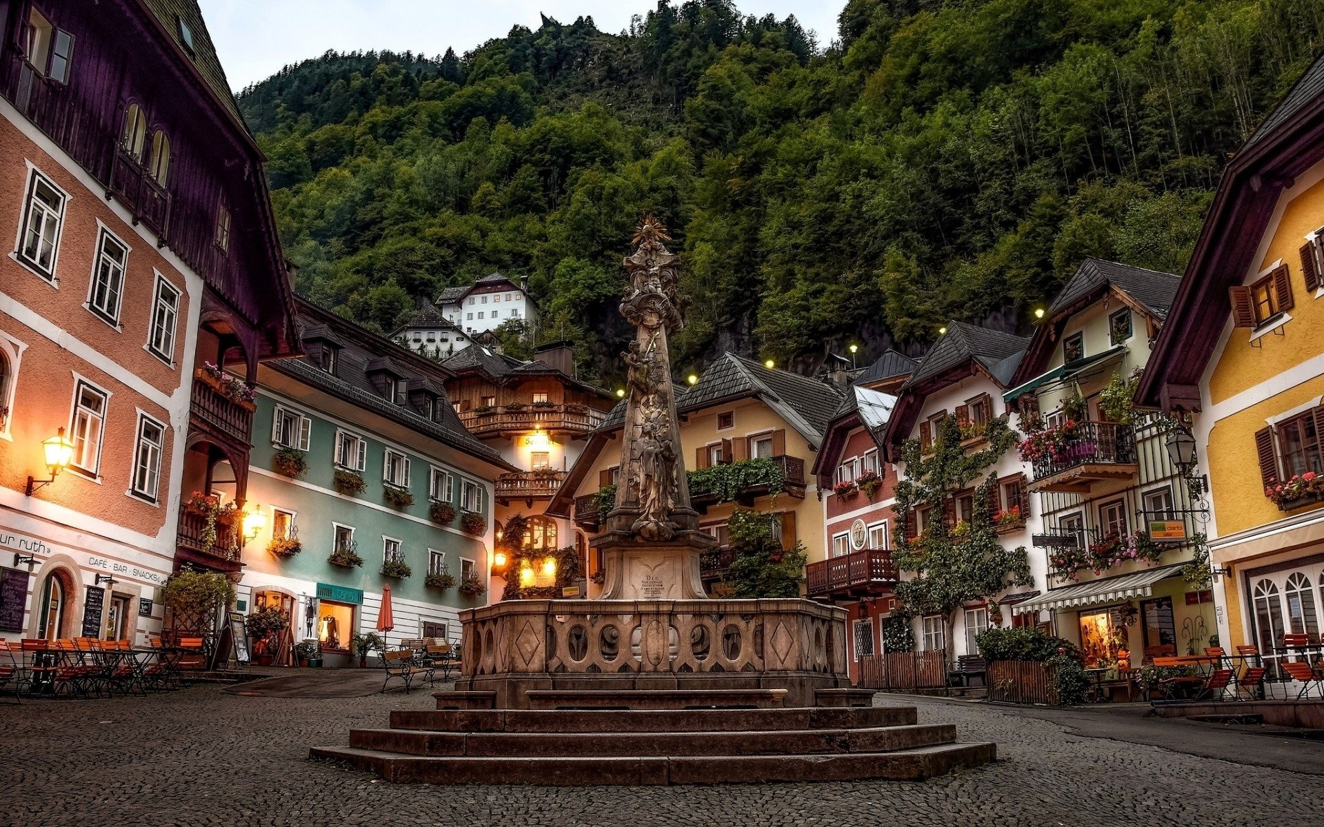 Market Square Hallstatt, Austria Wallpaper, 1920x1200 HD Desktop