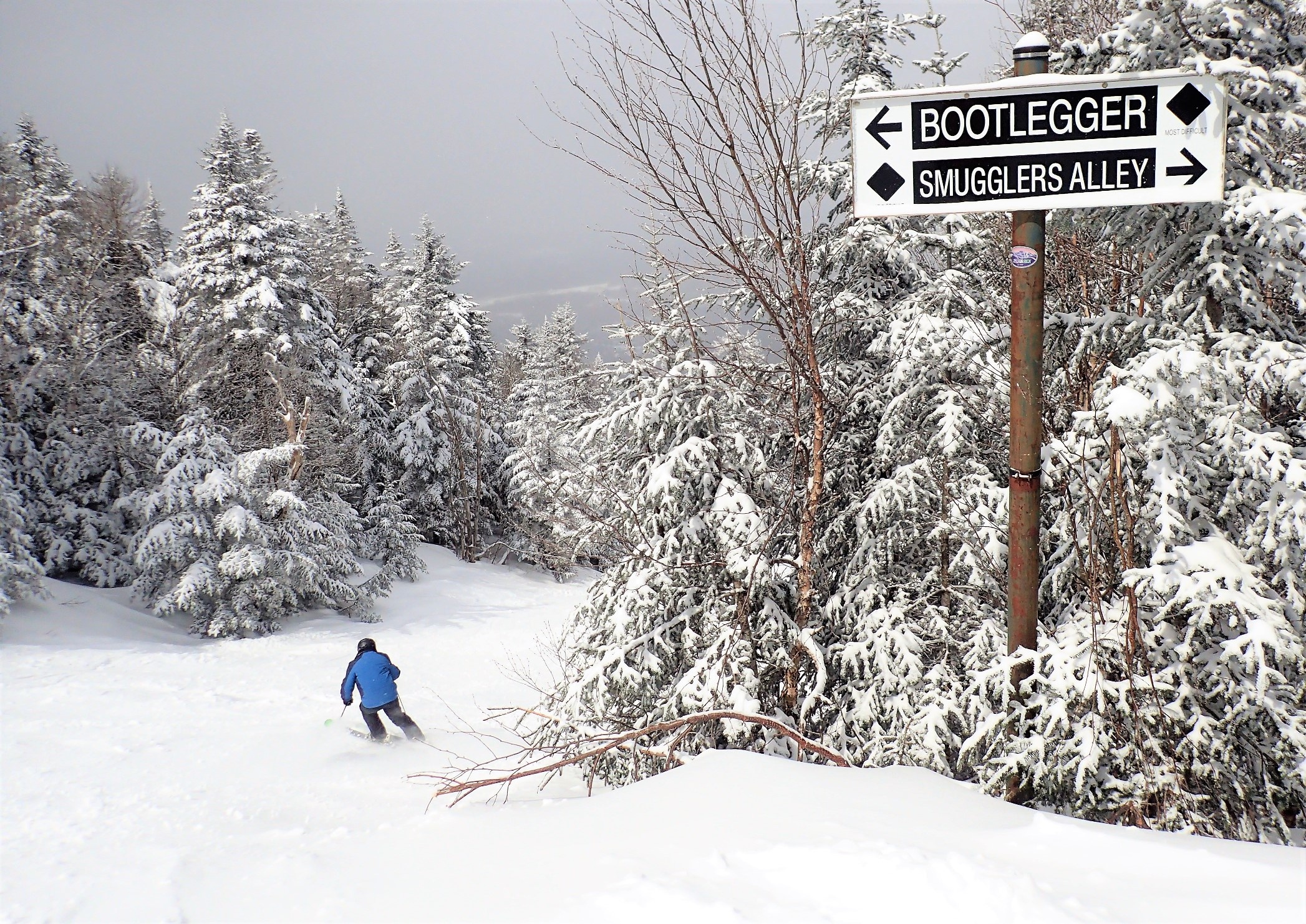 Smugglers' Notch, Hugh's views, Scenic beauty, Vermont charm, 2100x1490 HD Desktop