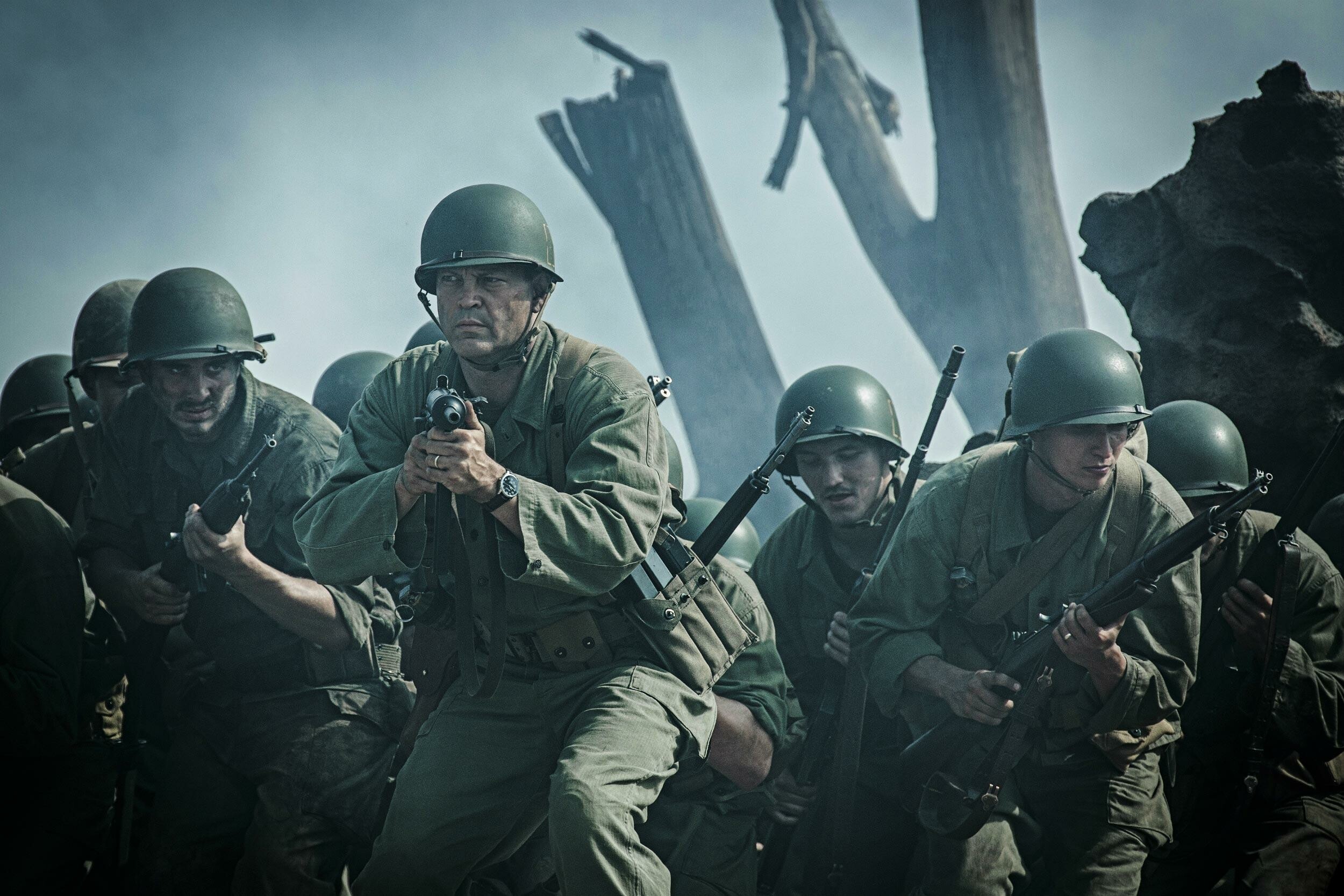 Hacksaw Ridge, Striking war scenes, Andrew Garfield, Emotional journey, 2500x1670 HD Desktop