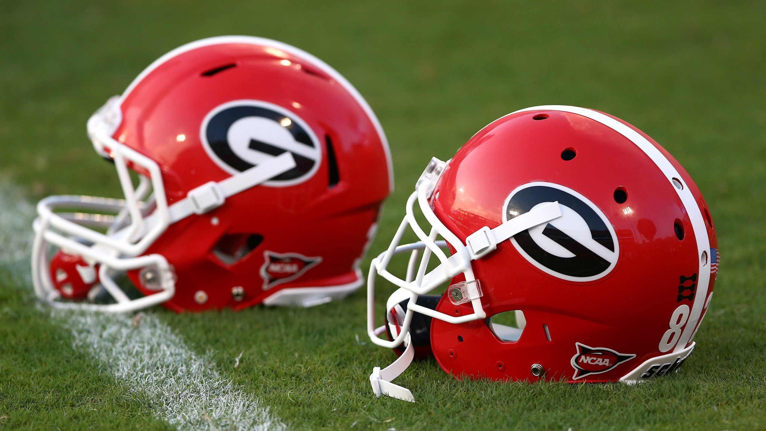 Helmets, Georgia Bulldogs Wallpaper, 2560x1440 HD Desktop