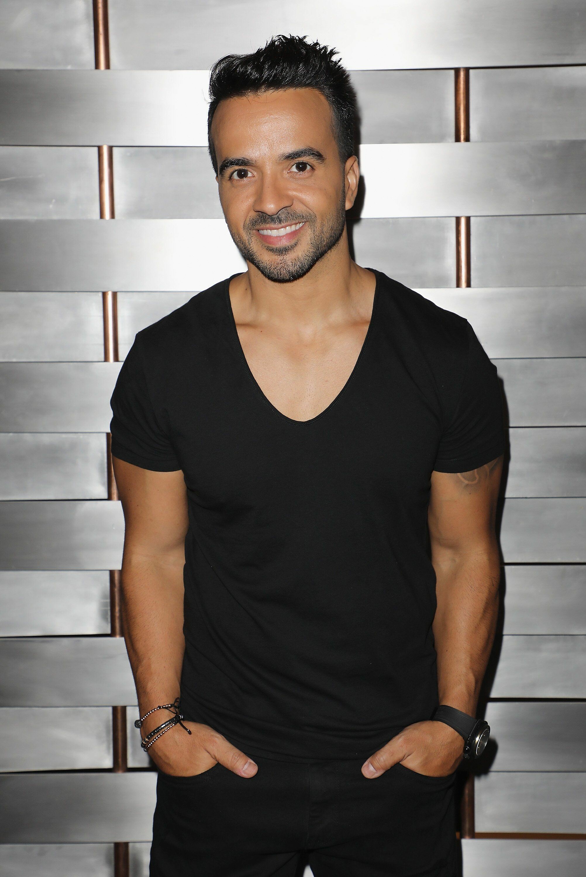 iHeart Summer 2017, Luis Fonsi Wallpaper, 2010x3000 HD Phone