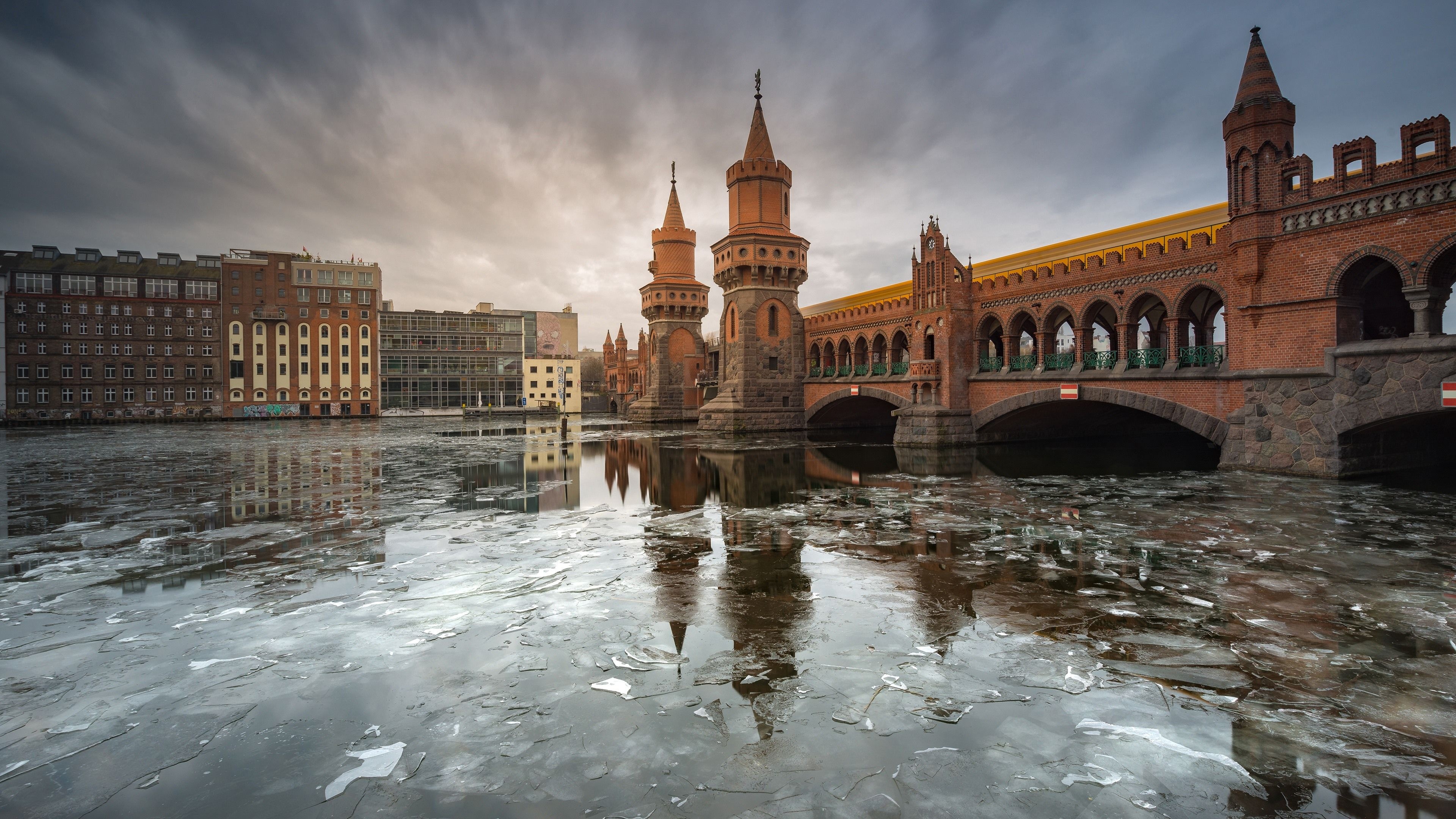 Oberbaum Bridge, Berlin Wallpaper, 3840x2160 4K Desktop