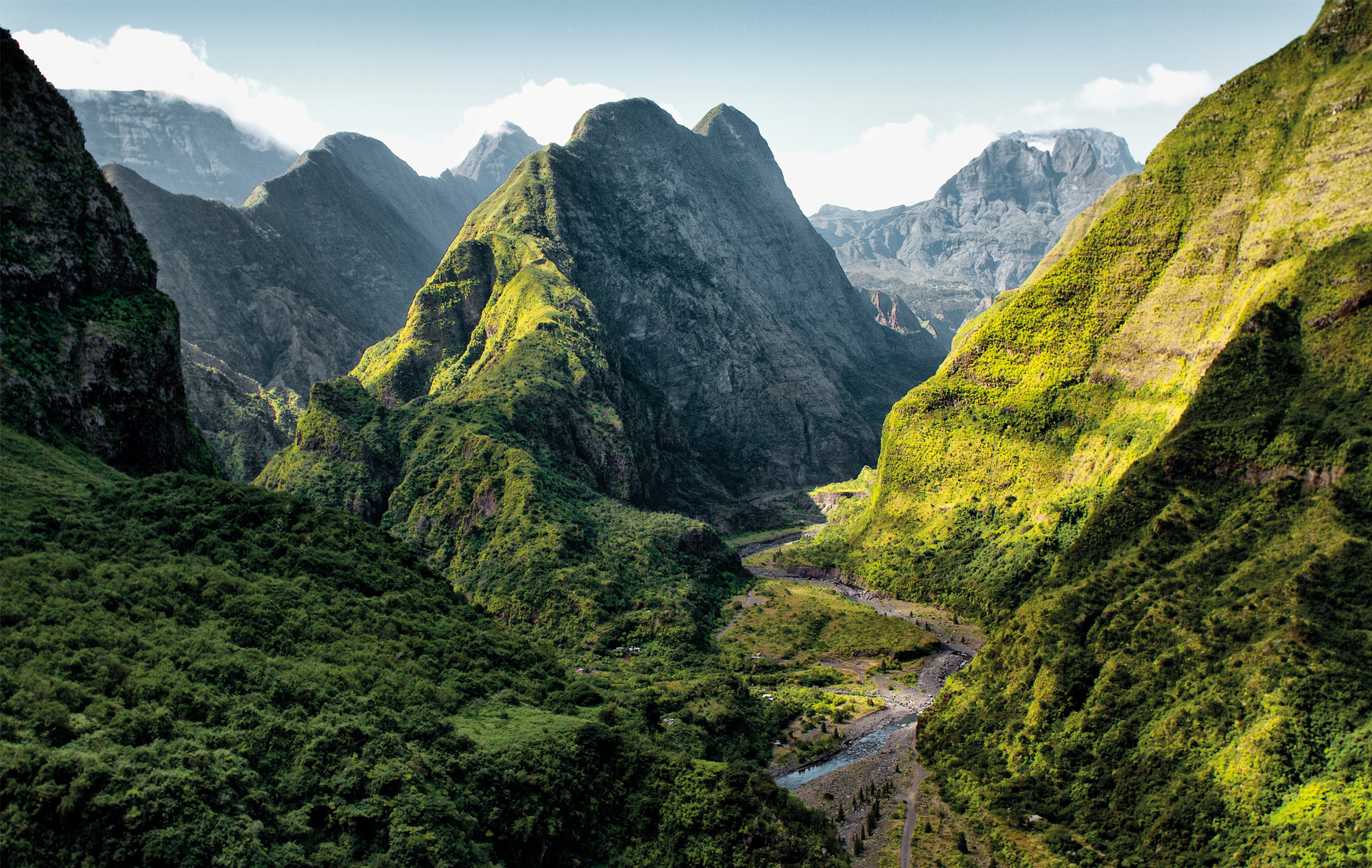 Reunion Island travels, Wild place, Cirque de Mafate, Discovery, 2000x1270 HD Desktop