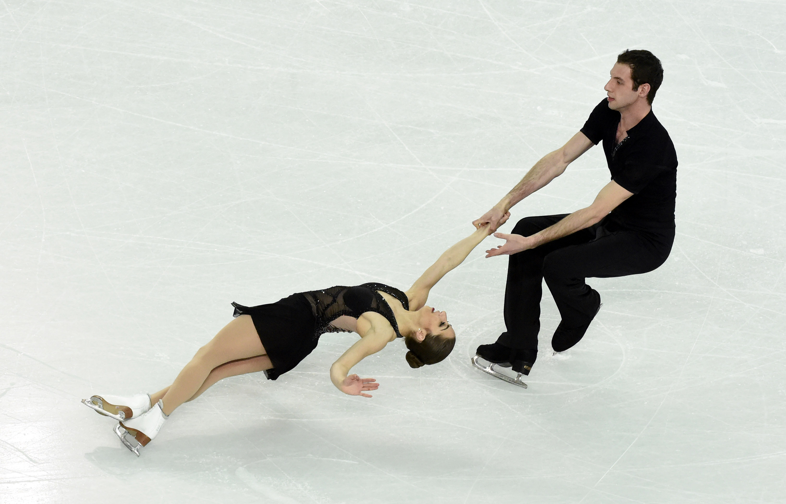 Marissa Castelli and Simon Shnapir, Figure Skating Wallpaper, 3280x2100 HD Desktop