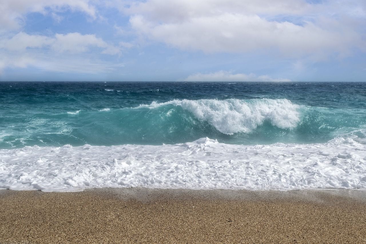 Marina Beach & Beach Image 1280x860