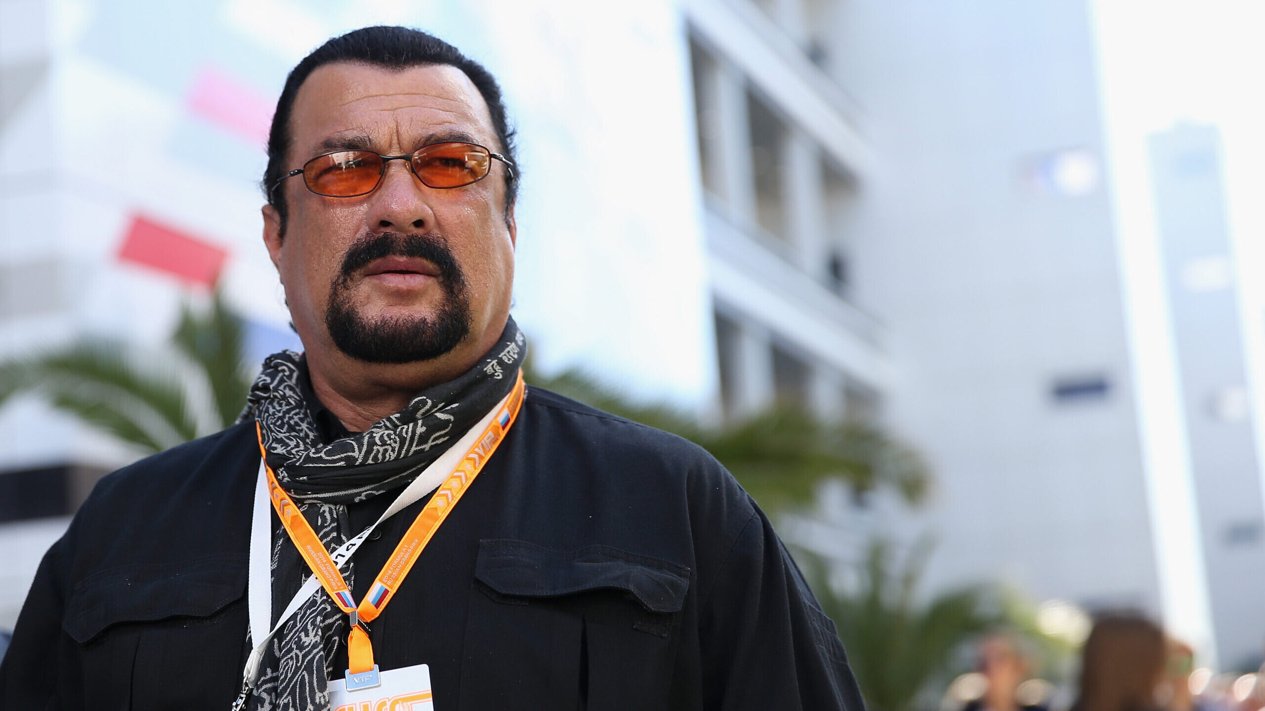 Steven Seagal, Praise for Putin, Celebration in Moscow, Russian respect, 2560x1440 HD Desktop