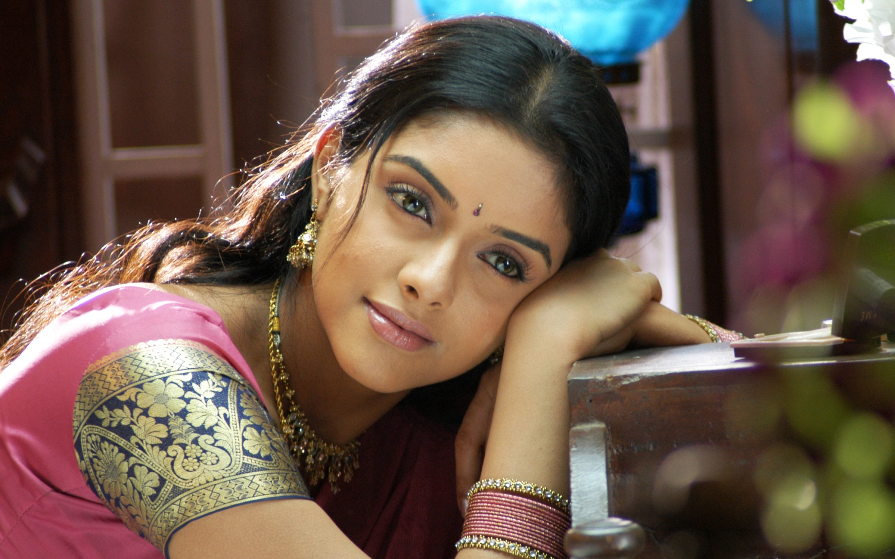 South actress Asin wallpapers, JPG format, 2880x1800 HD Desktop