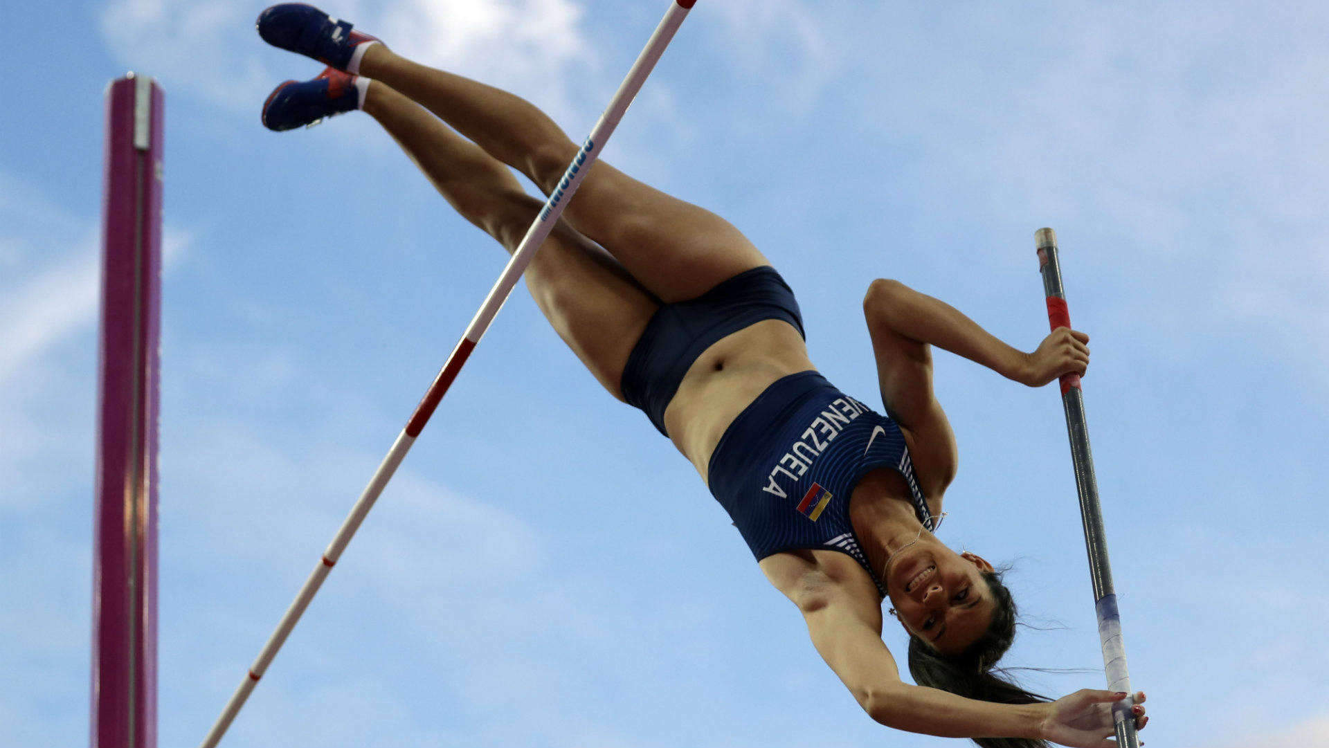 Robeilys Peinado, Pole vault final qualification, World championships, 1920x1090 HD Desktop