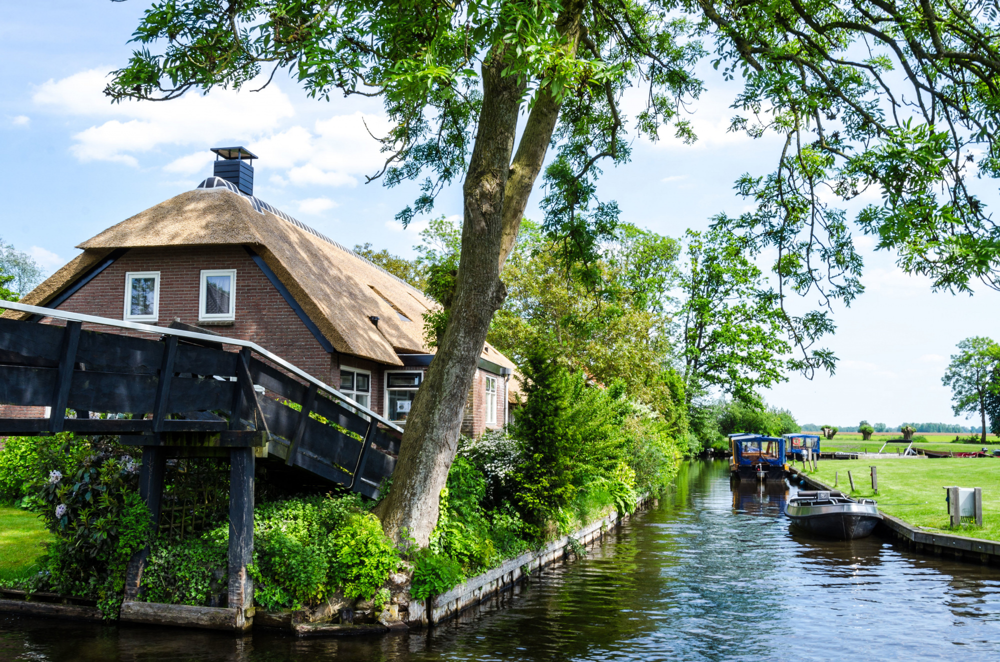 Room by canal, Giethoorn, Free breakfast, Parking, 2000x1330 HD Desktop