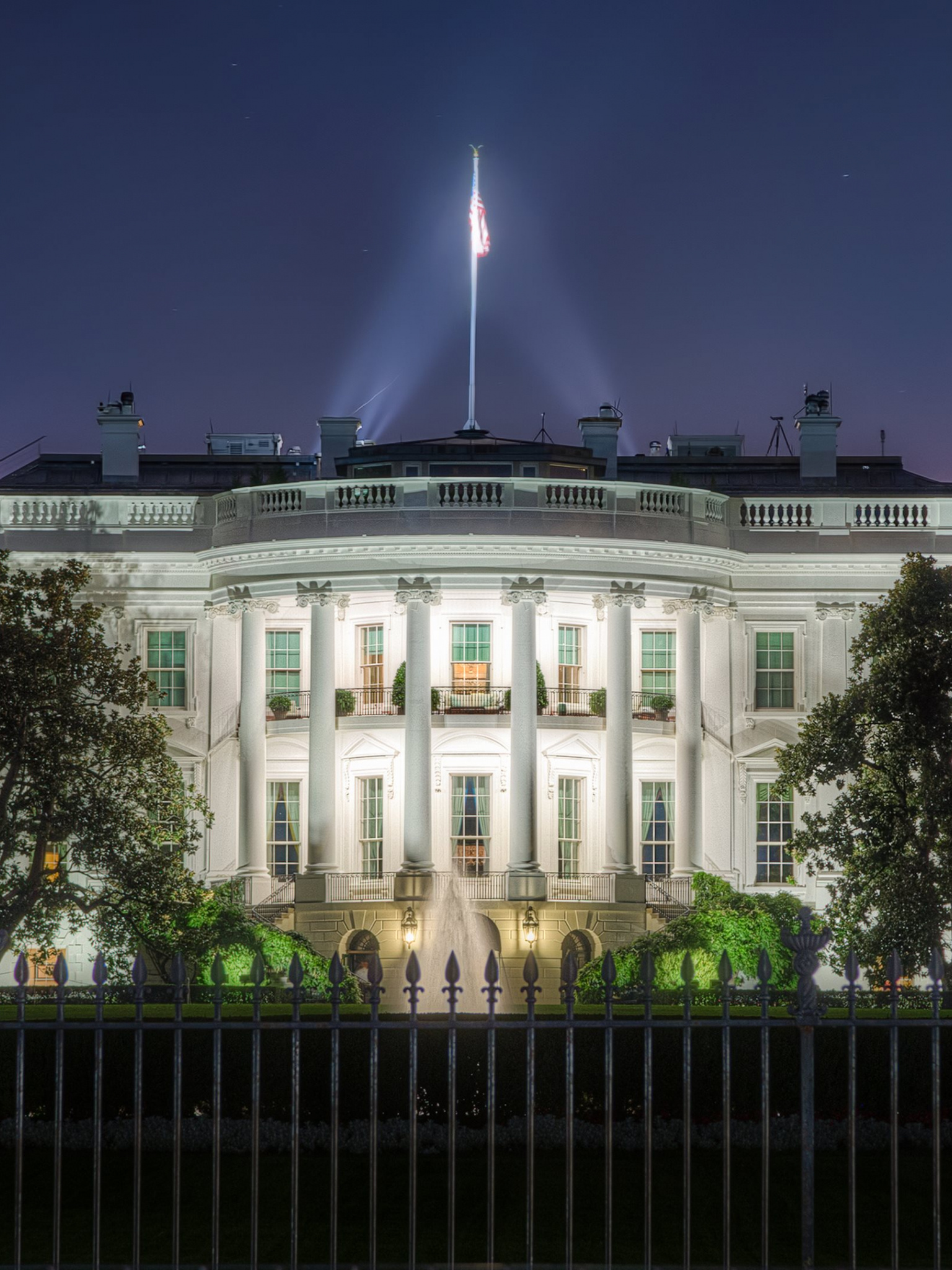 Night view, White House Wallpaper, 1540x2050 HD Phone