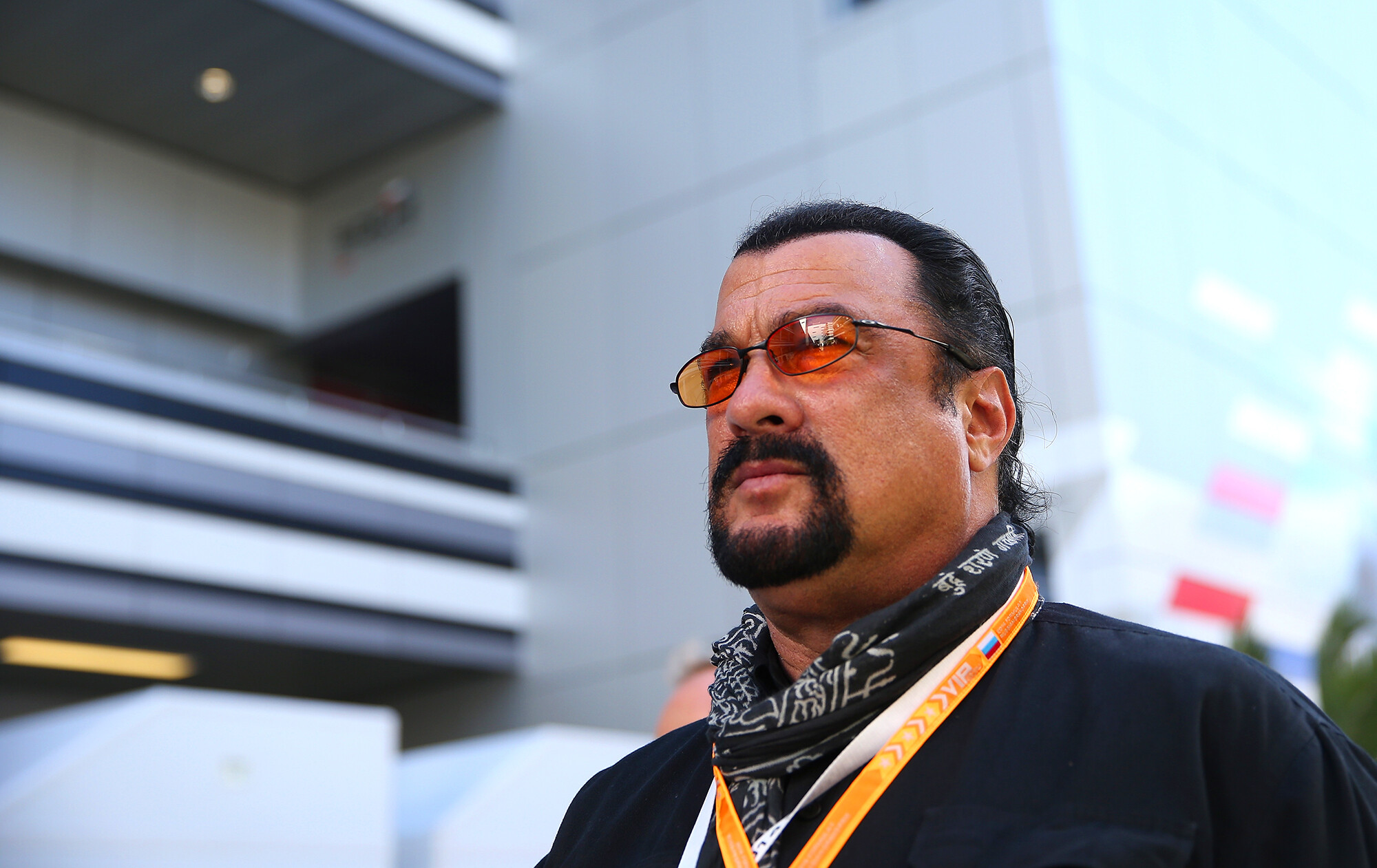 Steven Seagal, Walks off interview, Controversial question, Media speculation, 2000x1270 HD Desktop