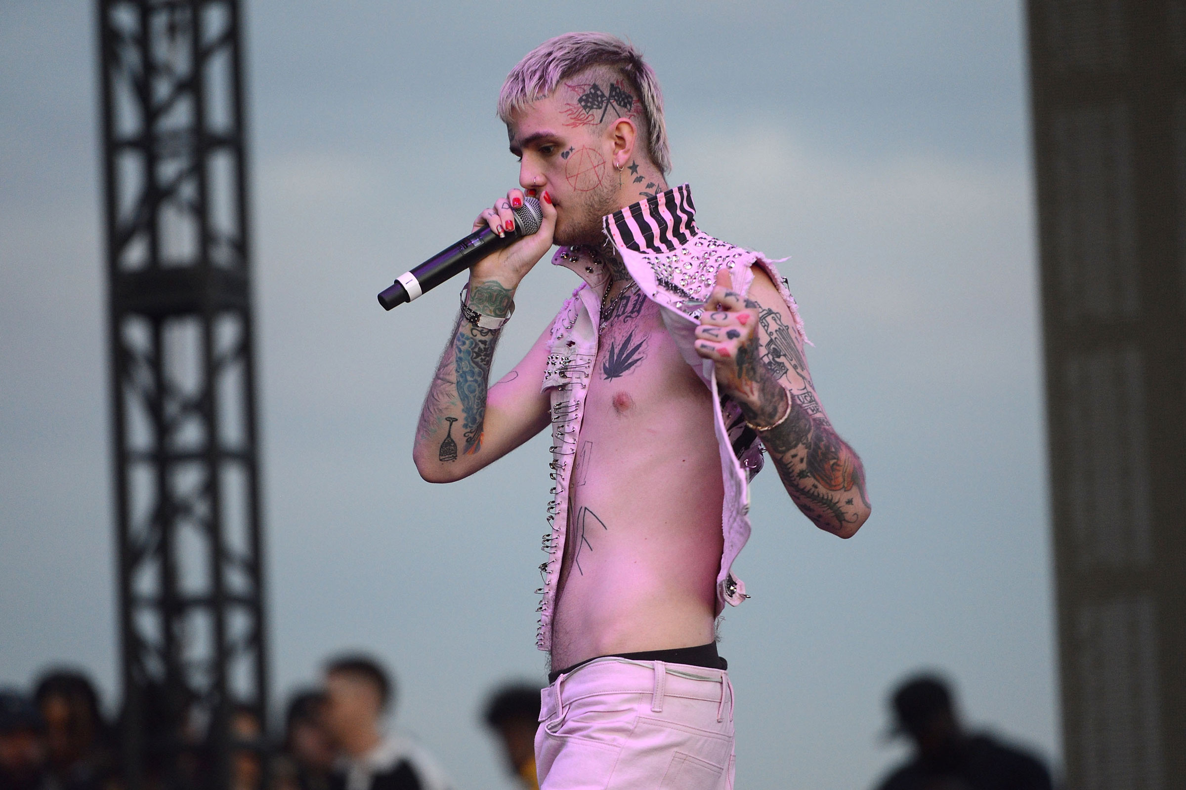 Lil Peep, Legal battle, Posthumous release, Intriguing revelation, 2400x1600 HD Desktop