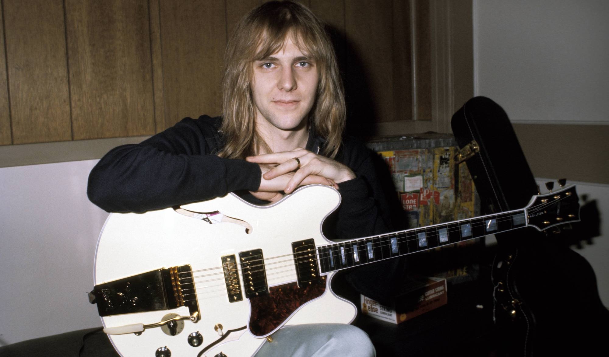 Alex Lifeson, Music, 80s rock, Lifeson's style, 2000x1180 HD Desktop