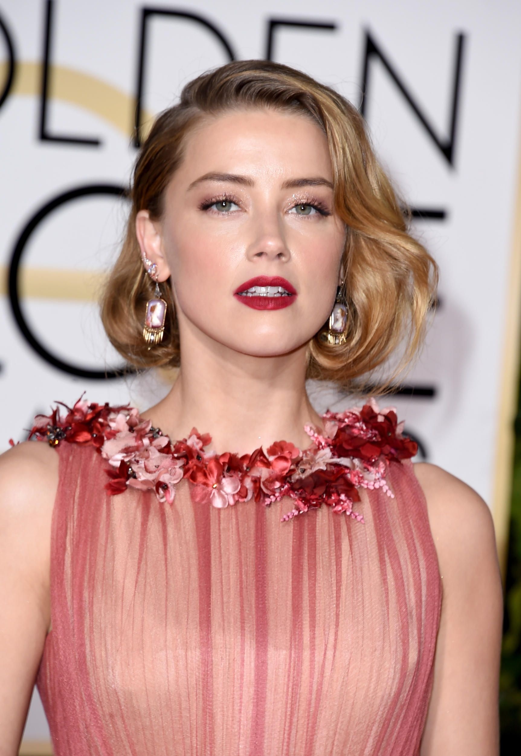 Golden Globes beauty trends, 1730x2500 HD Phone