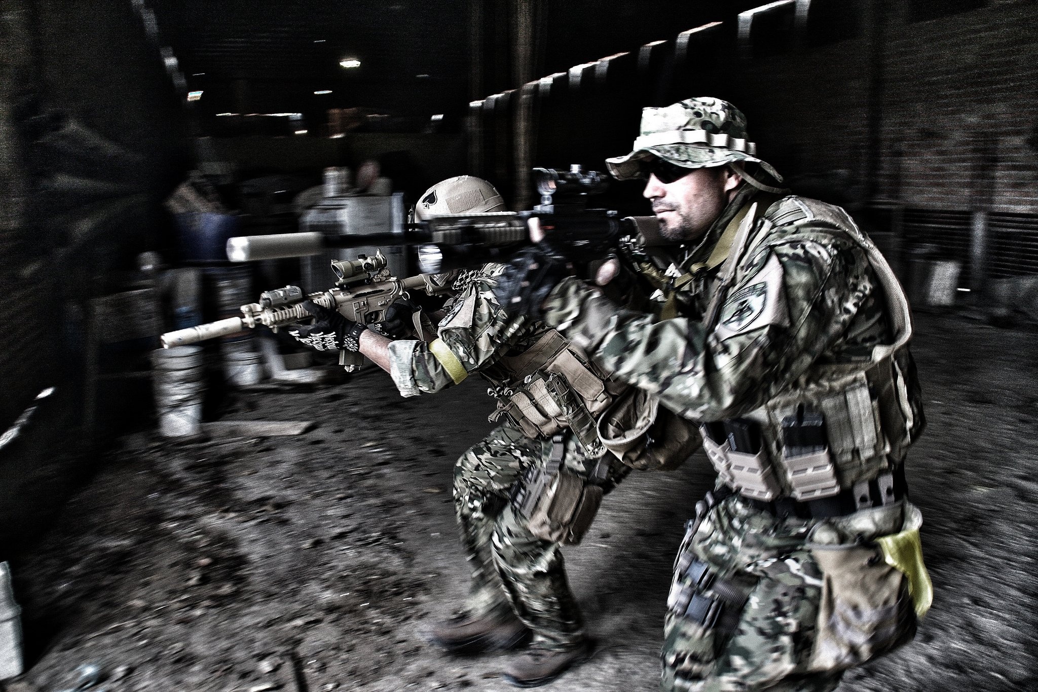 Airsoft Game, Assault guns, Military rifle, Toys combat team, 2050x1370 HD Desktop