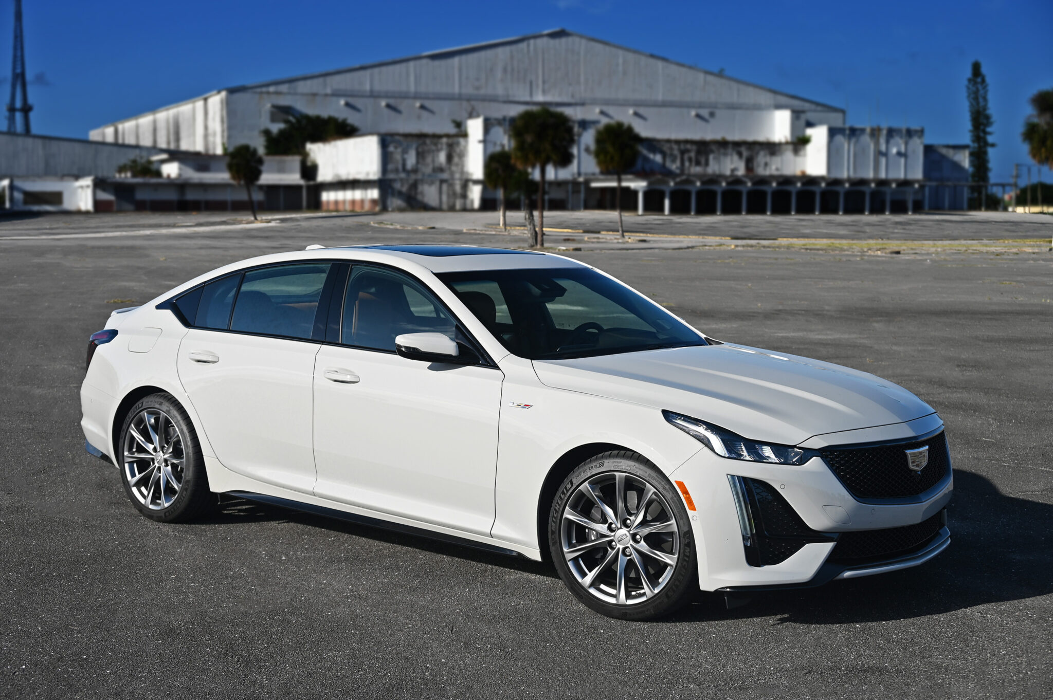 Cadillac CT5, Luxury sedan, V-series, Modern elegance, 2050x1370 HD Desktop