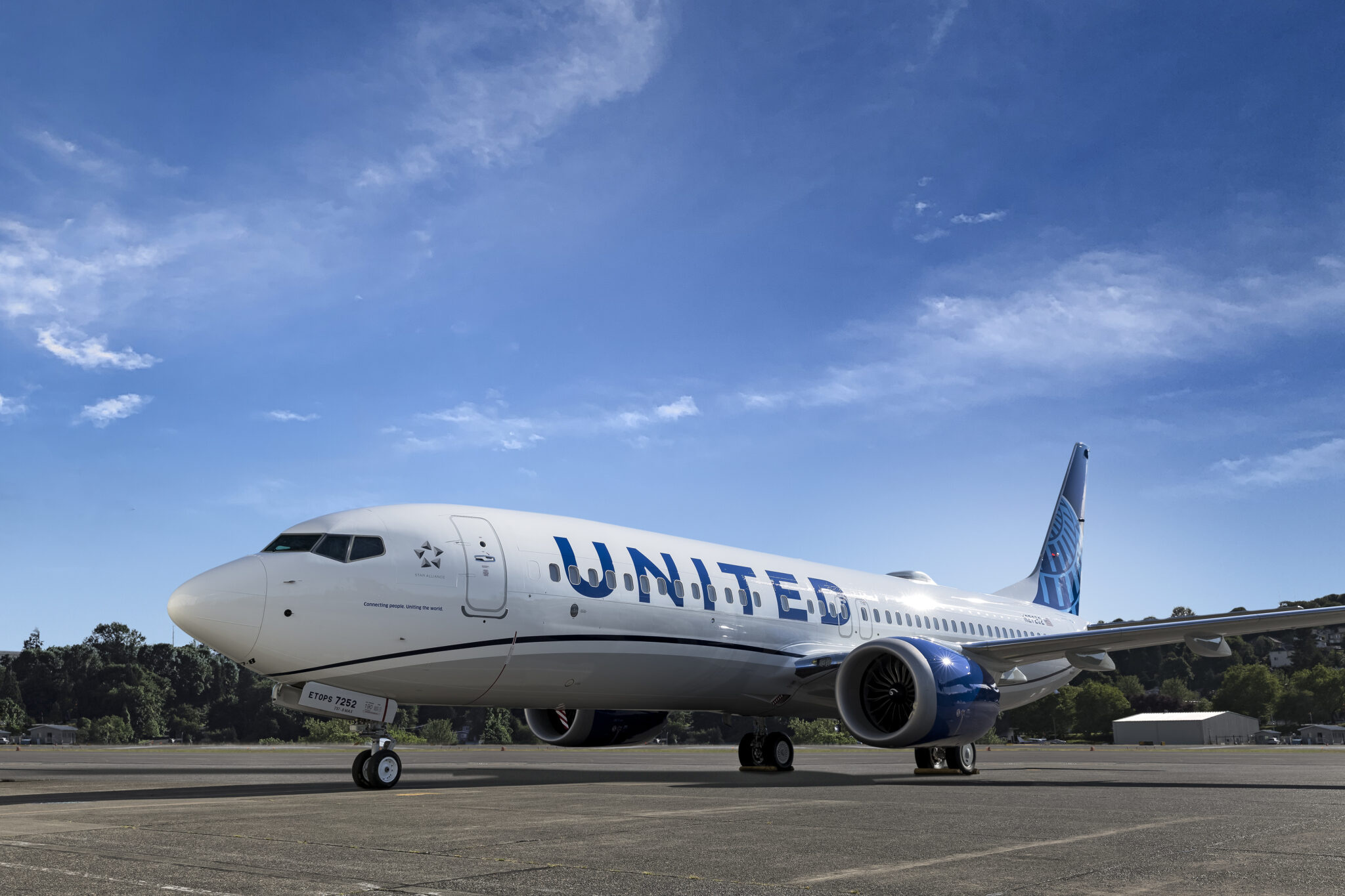 United Airlines, Embedded IFE system, Massive cabin overhaul, Airliner technology, 2050x1370 HD Desktop