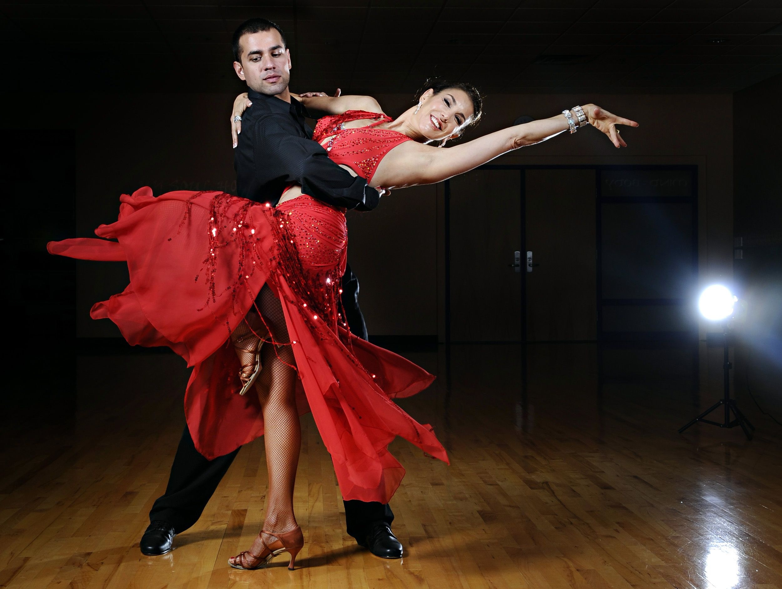 Ballroom dance wallpapers, Elegant moves, Graceful couples, Rhythm and harmony, 2500x1890 HD Desktop