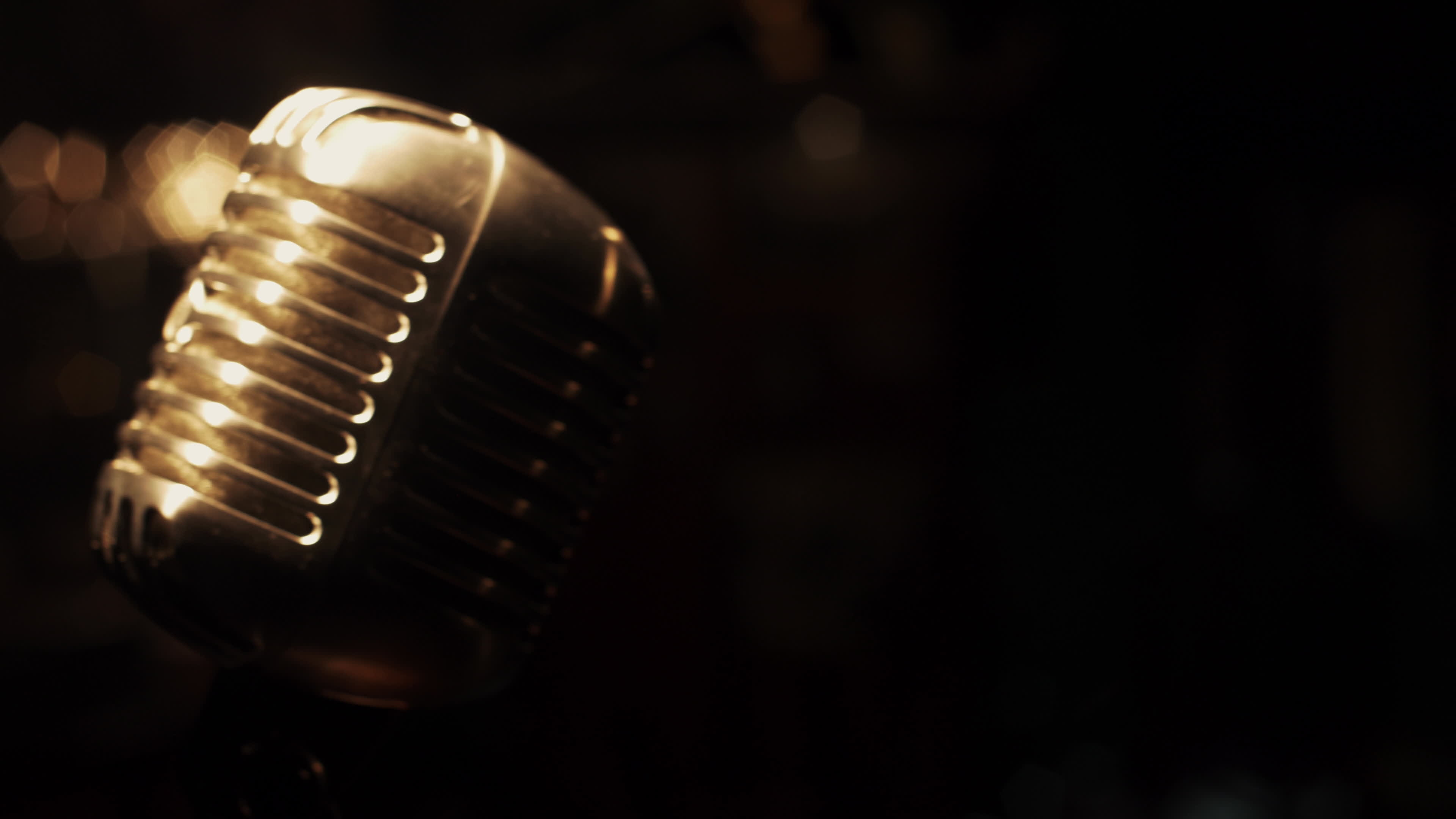 Gleaming metal microphone, Retro club setting, Spotlights on stage, Vintage ambiance, 3840x2160 4K Desktop