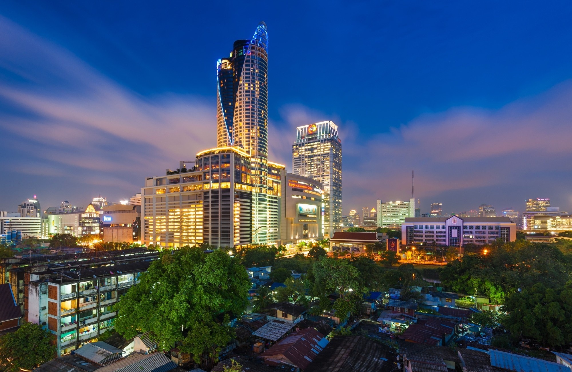 Centara Grand, Bangkok Wallpaper, 2000x1300 HD Desktop