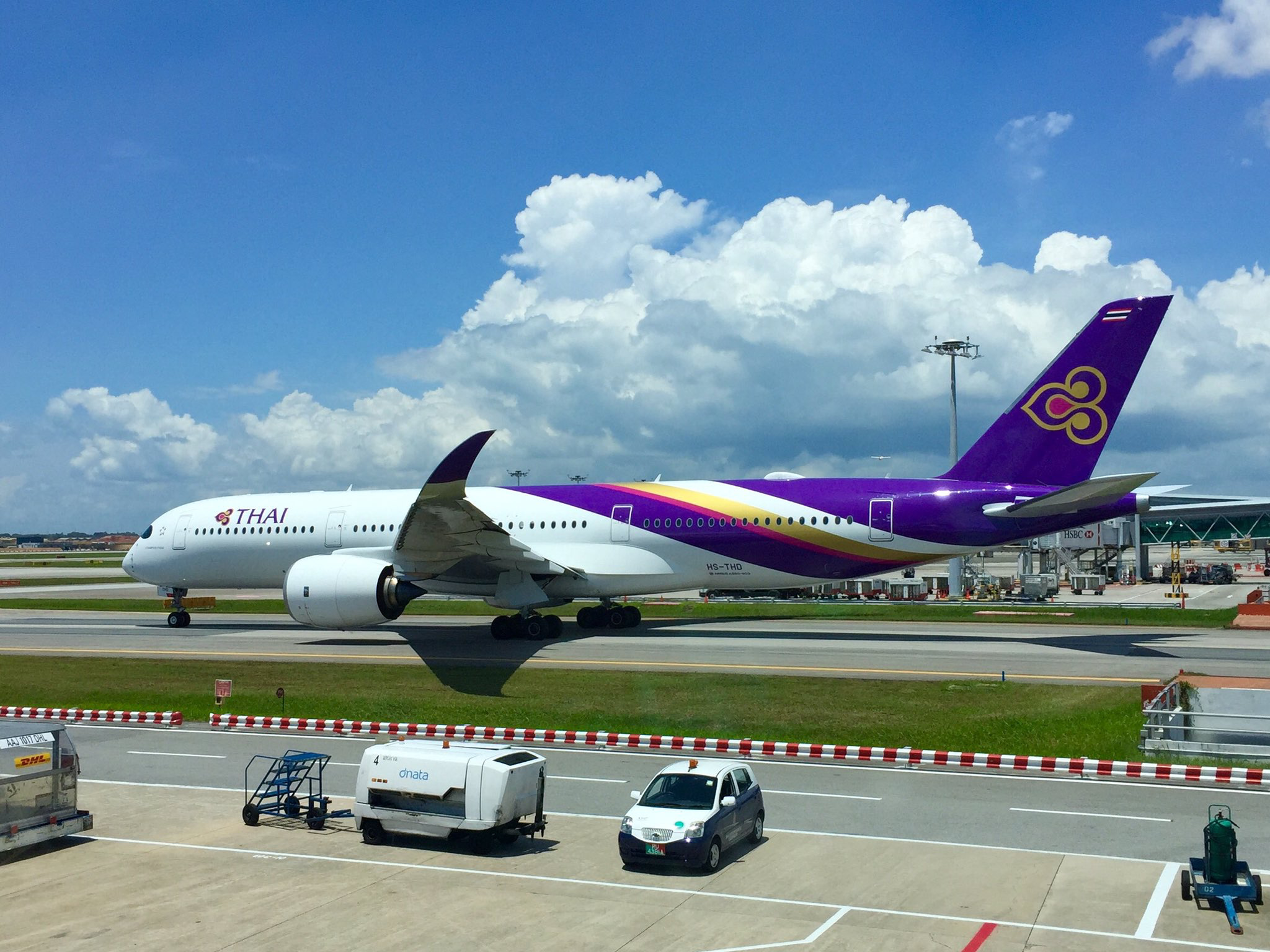 Thai Airways International, Airbus A350 941xwb, Flight experience, Cabin comfort, 2050x1540 HD Desktop