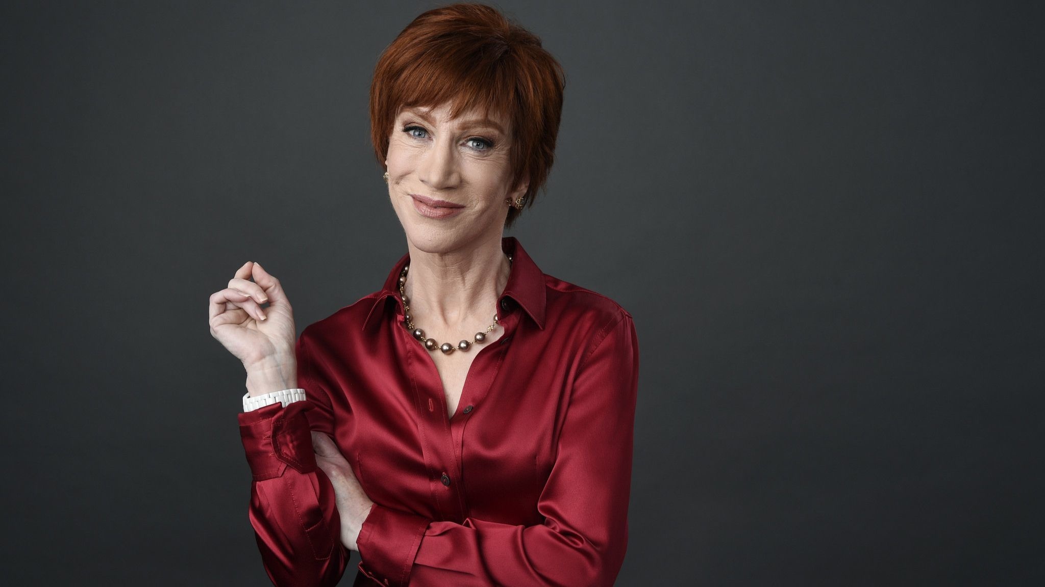 Kathy Griffin, TV celebrity, Bouncing back, Personal journey, 2050x1160 HD Desktop