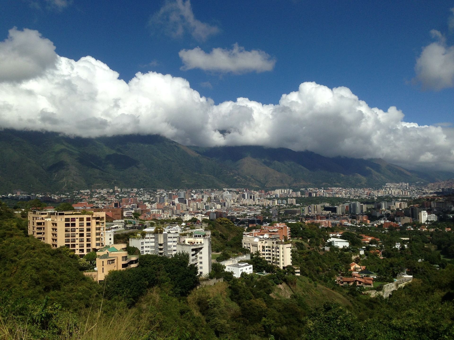 Caracas, Political unrest, Citizen's outcry, Demonstrations in motion, 1920x1440 HD Desktop