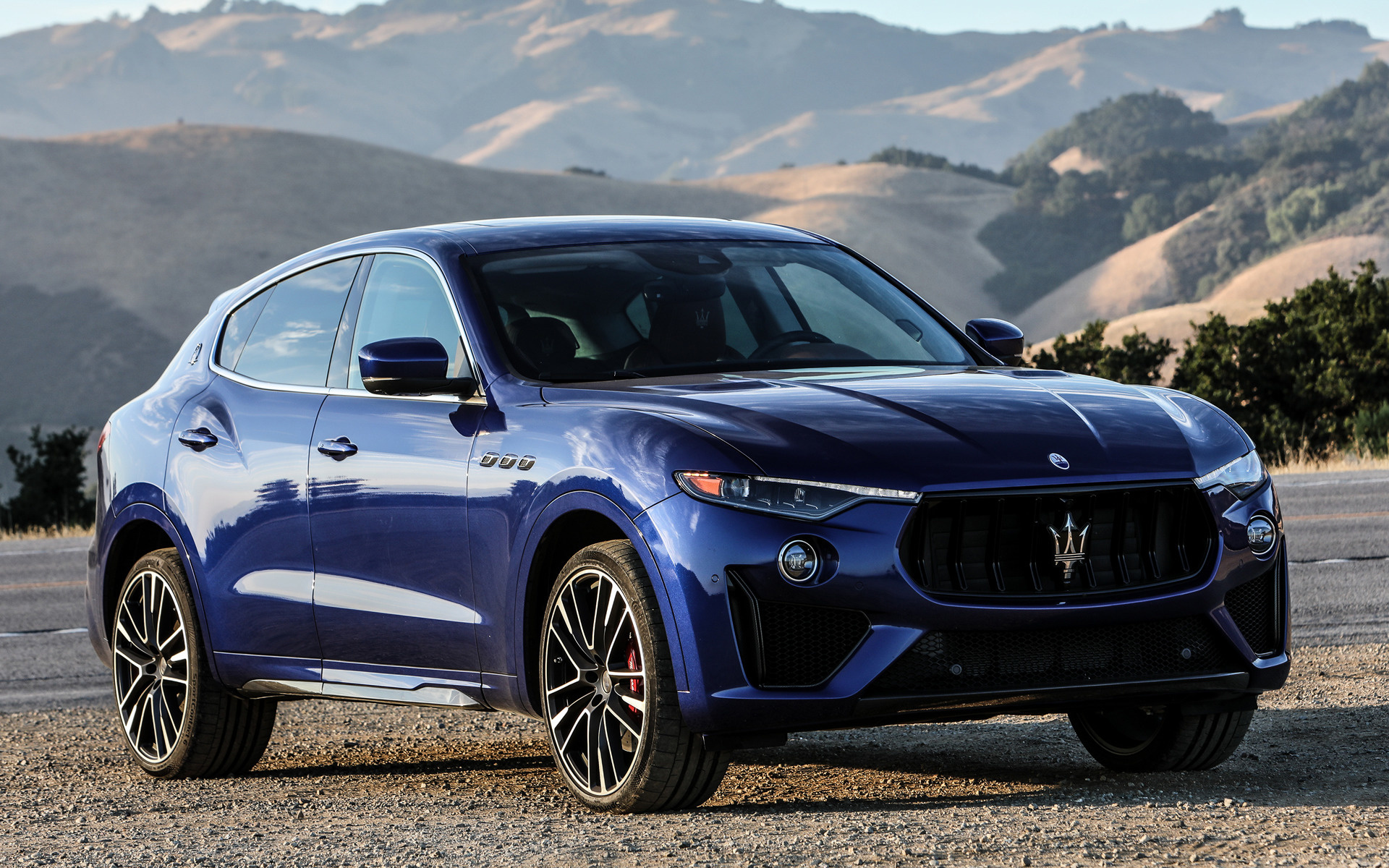 Maserati Levante Trofeo, 2019 model, Sports SUV, Exhilarating performance, 1920x1200 HD Desktop