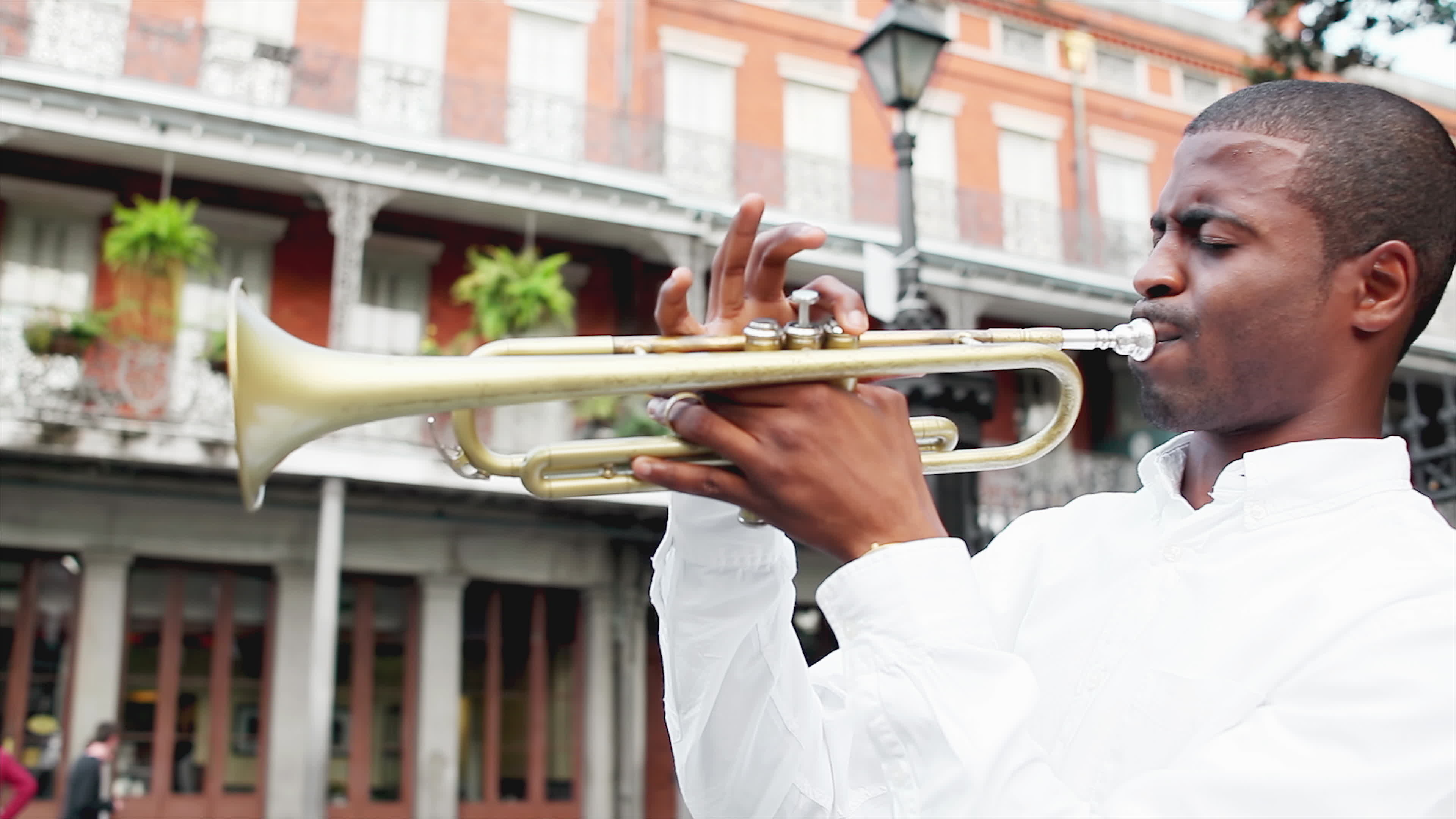 Black man playing trumpet, Street musician, 3840x2160 4K Desktop