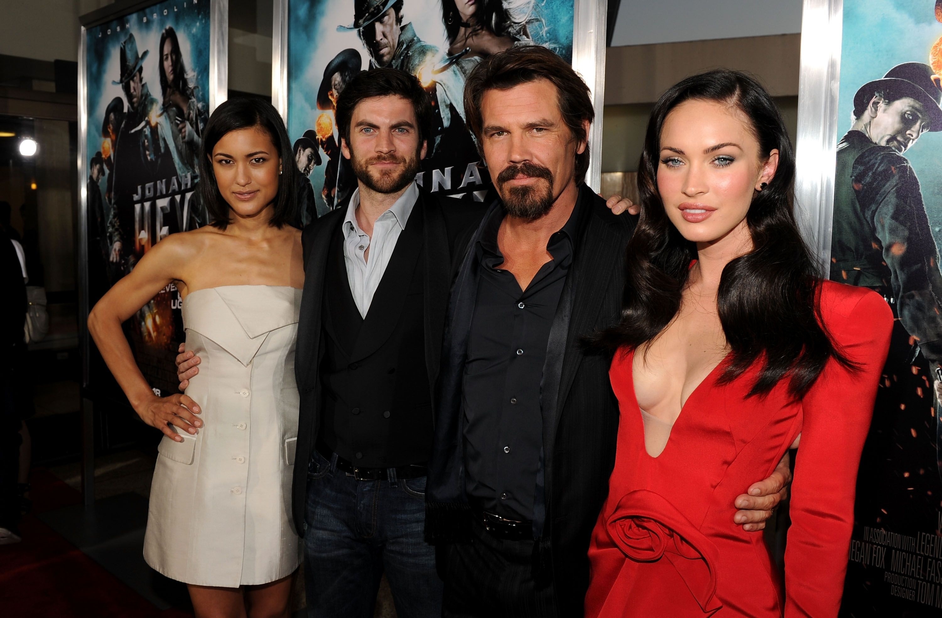 Josh Brolin, Megan Fox, Julia Jones, Wes Bentley, Mesmerizing pictures, 3000x1970 HD Desktop