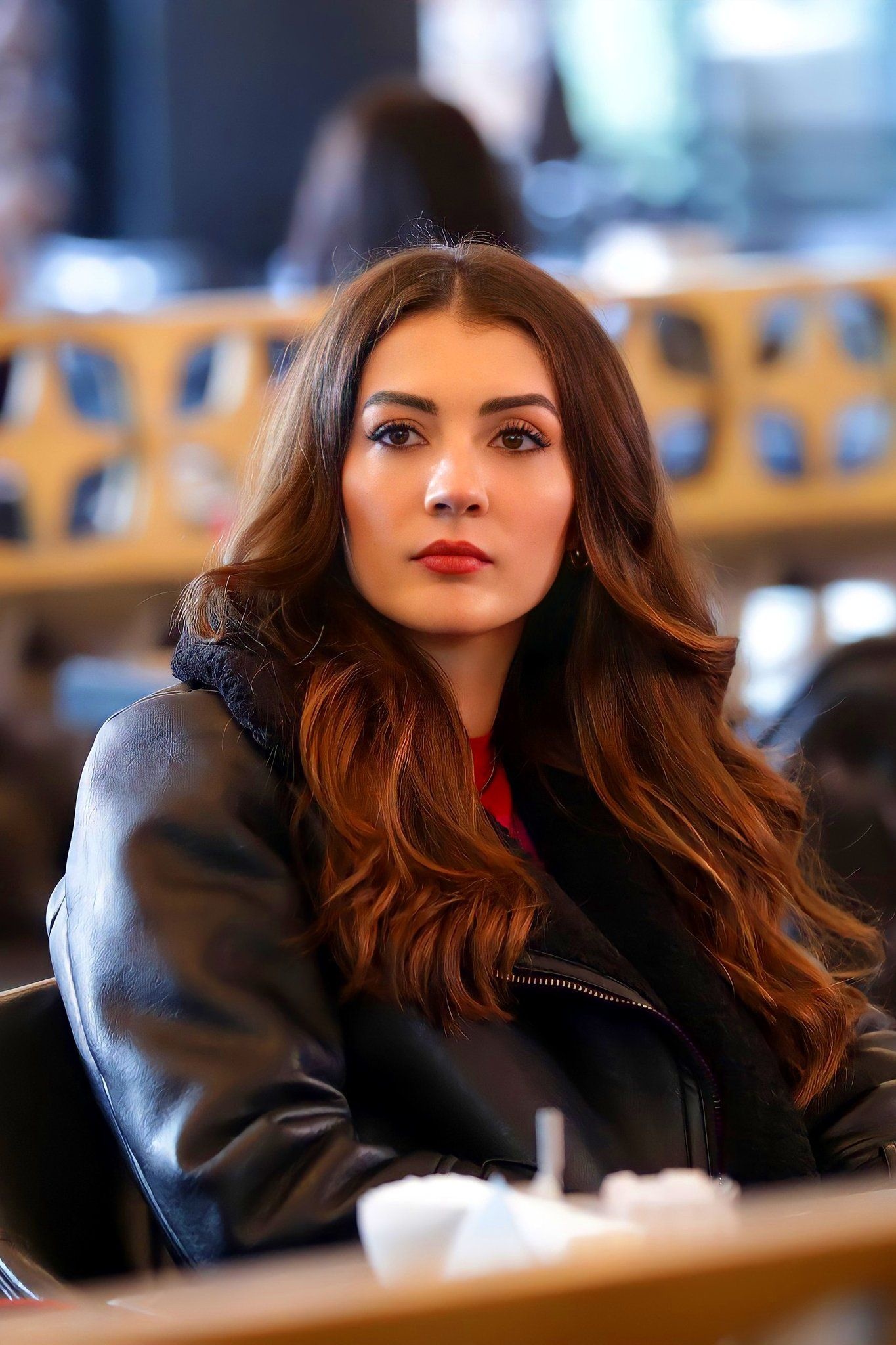 Burcu Ozberk, TV Shows, Turkish beauty, Turkish actors, 1370x2050 HD Phone