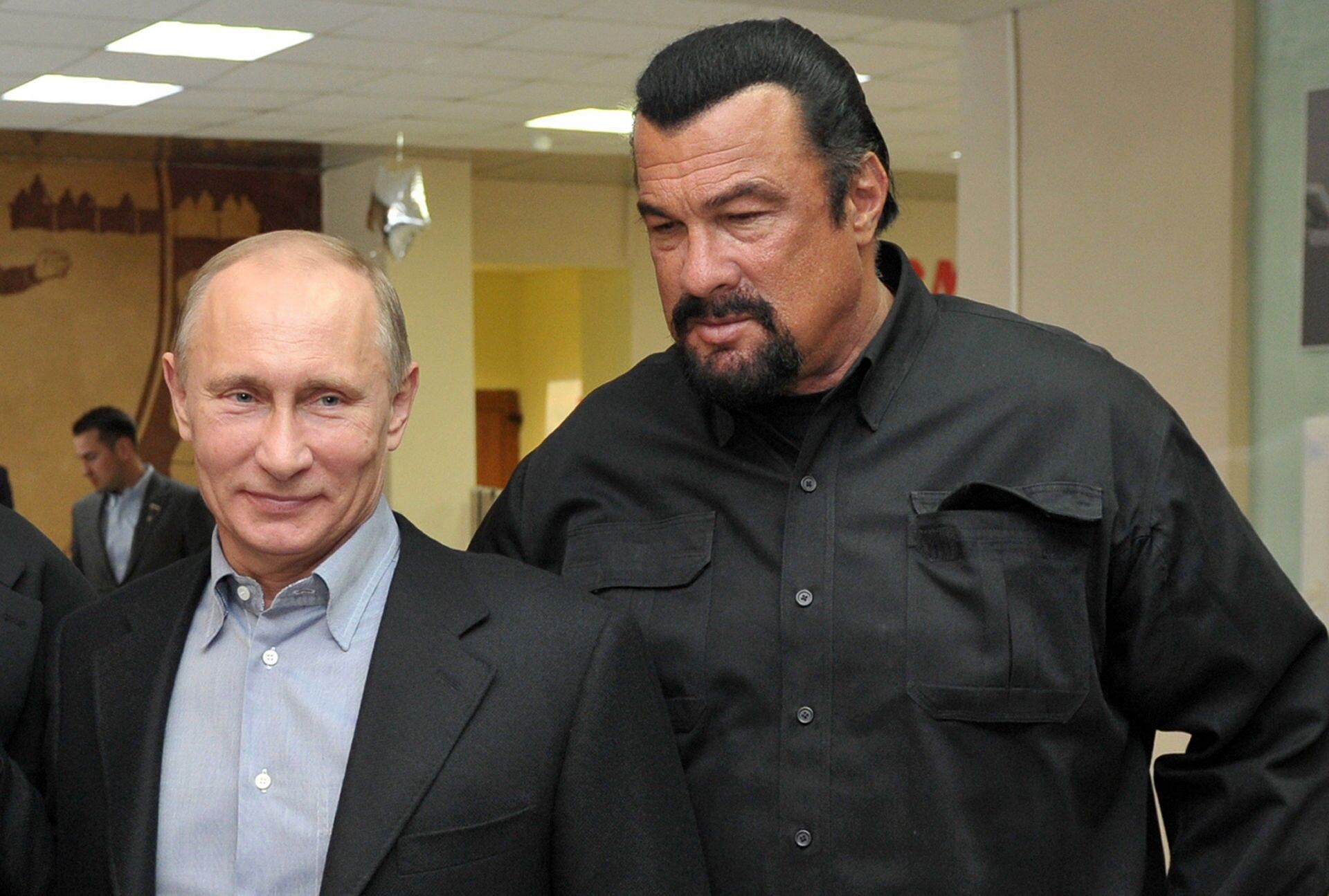 Steven Seagal, Russian army rumors, Viral CNN report, Debunking the allegations, 1920x1300 HD Desktop