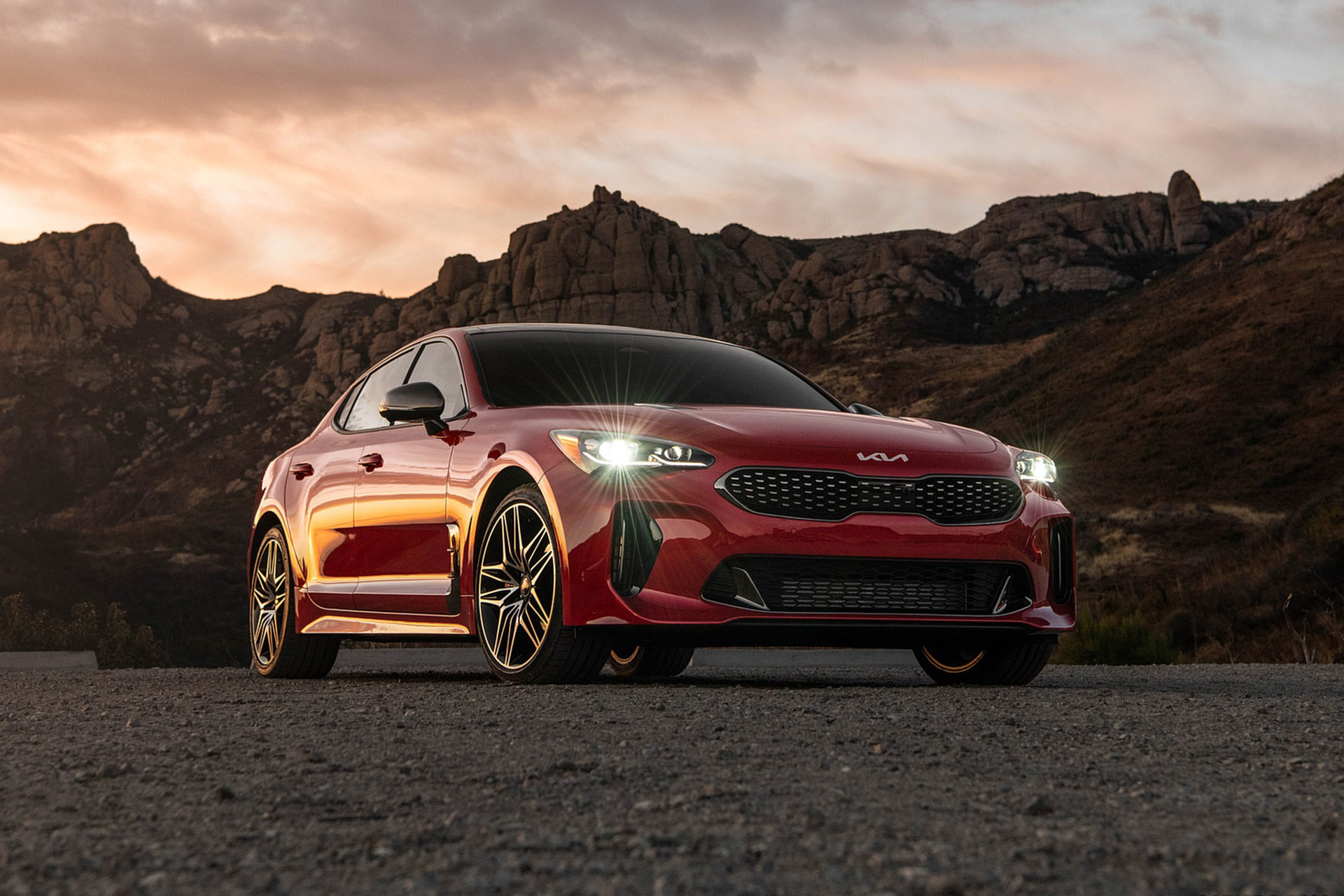 Kia Stinger, Front three quarter, Motortread, Car design, 1920x1280 HD Desktop