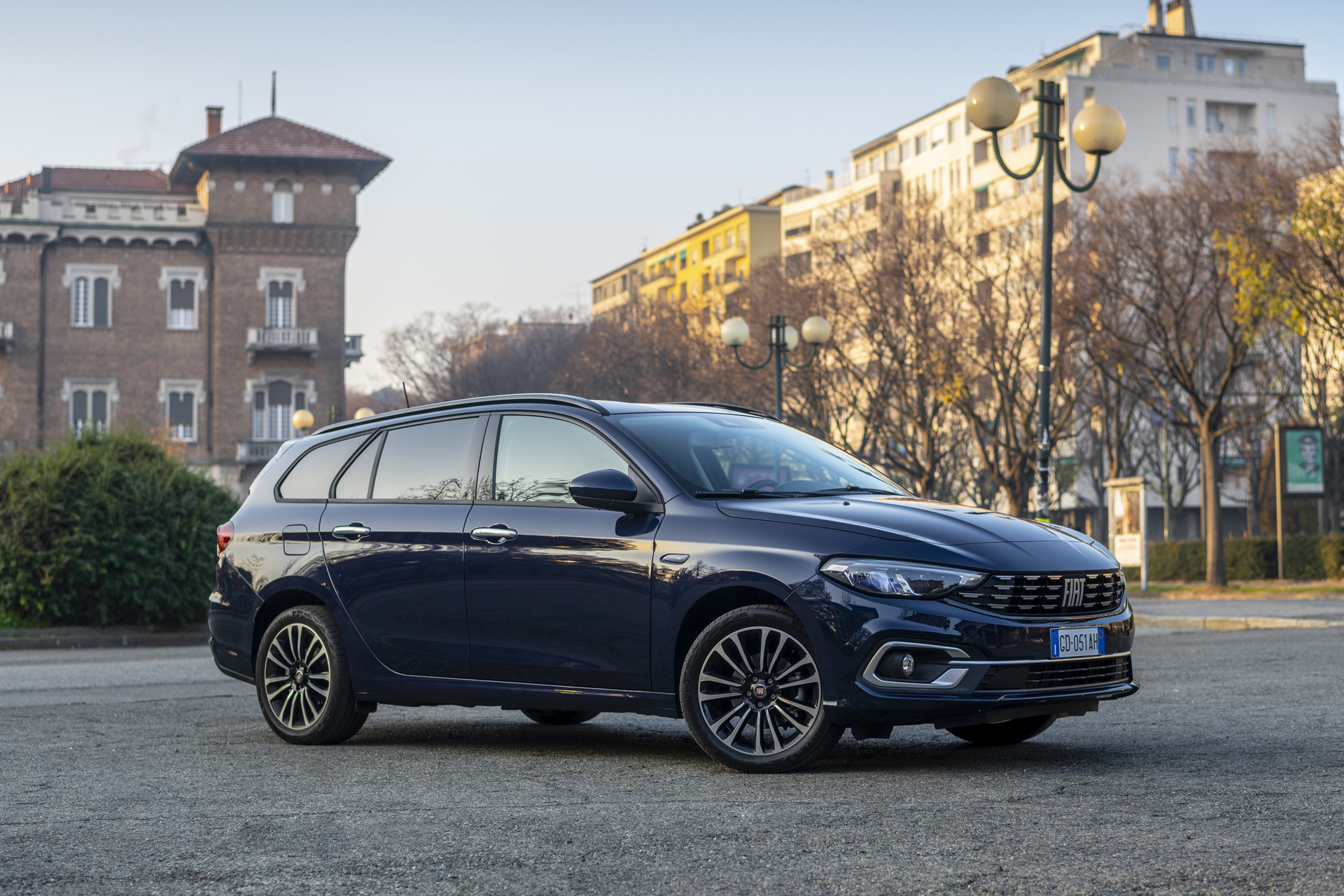 Fiat Tipo Station Wagon, Versatile family car, Spacious interiors, Modern design, 1920x1280 HD Desktop