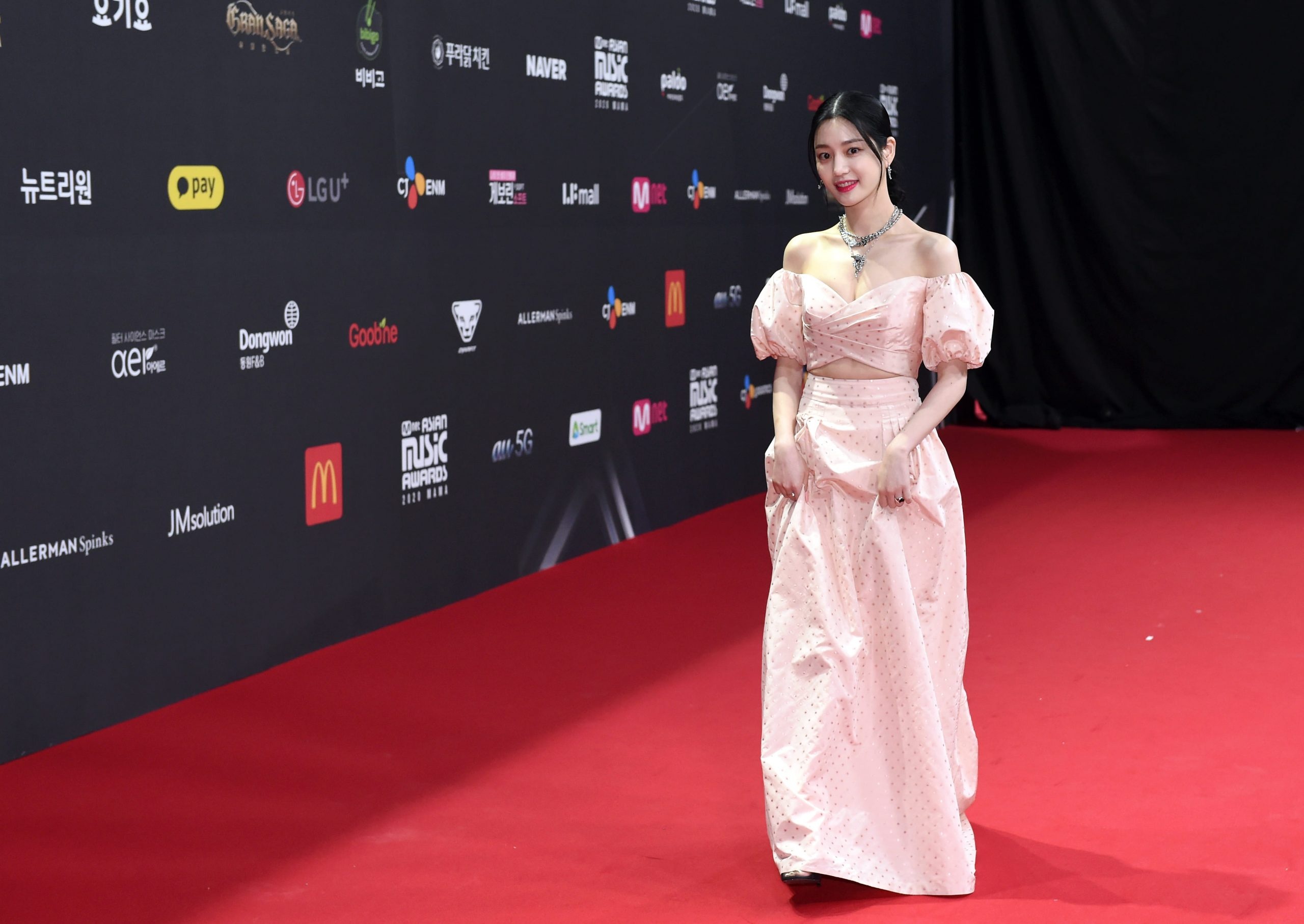 Mnet Asian Music Awards 2020, Red Carpet Wallpaper, 2560x1820 HD Desktop