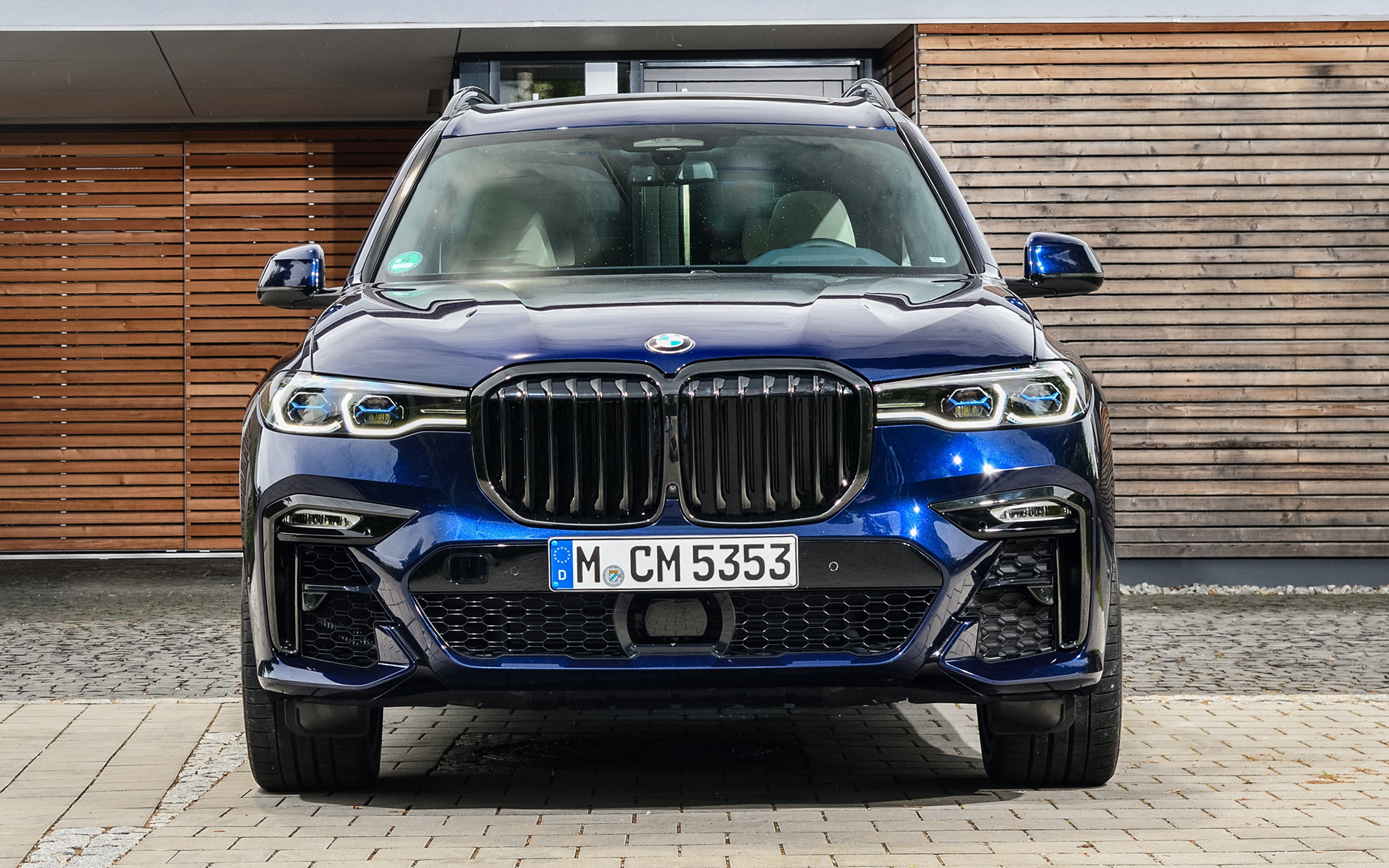 BMW X7, 2019 model, M50i version, High-definition wallpapers, 1920x1200 HD Desktop